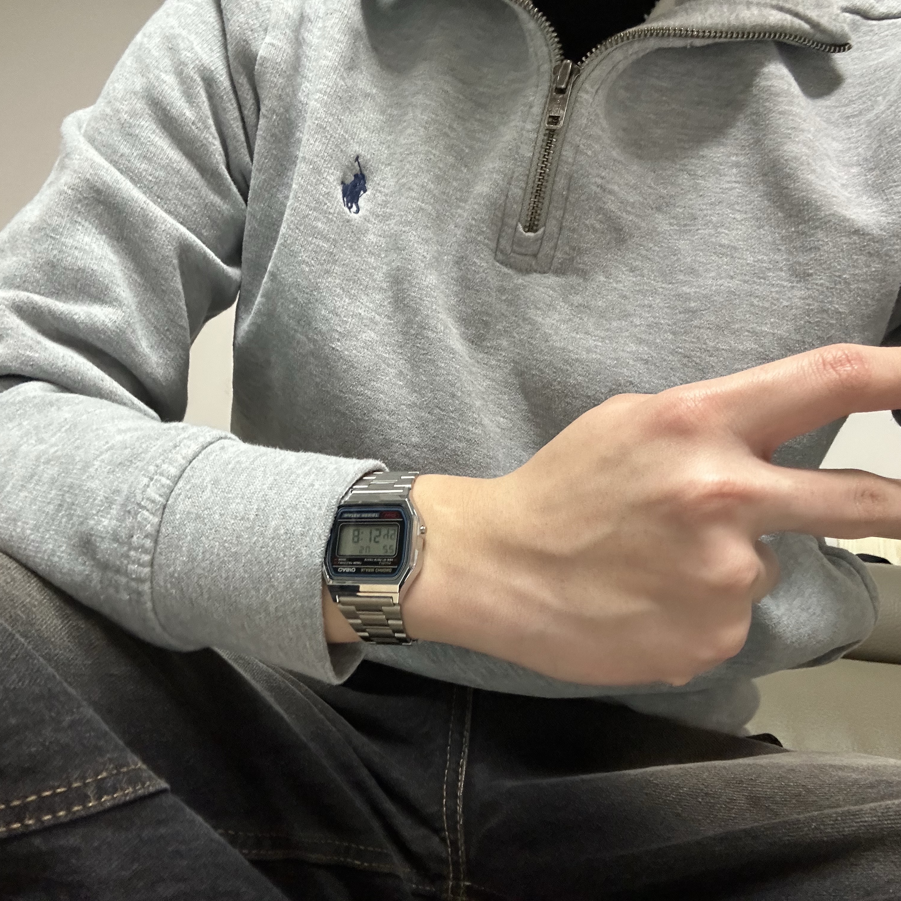 Casio A-158WA-1 착용 스타일