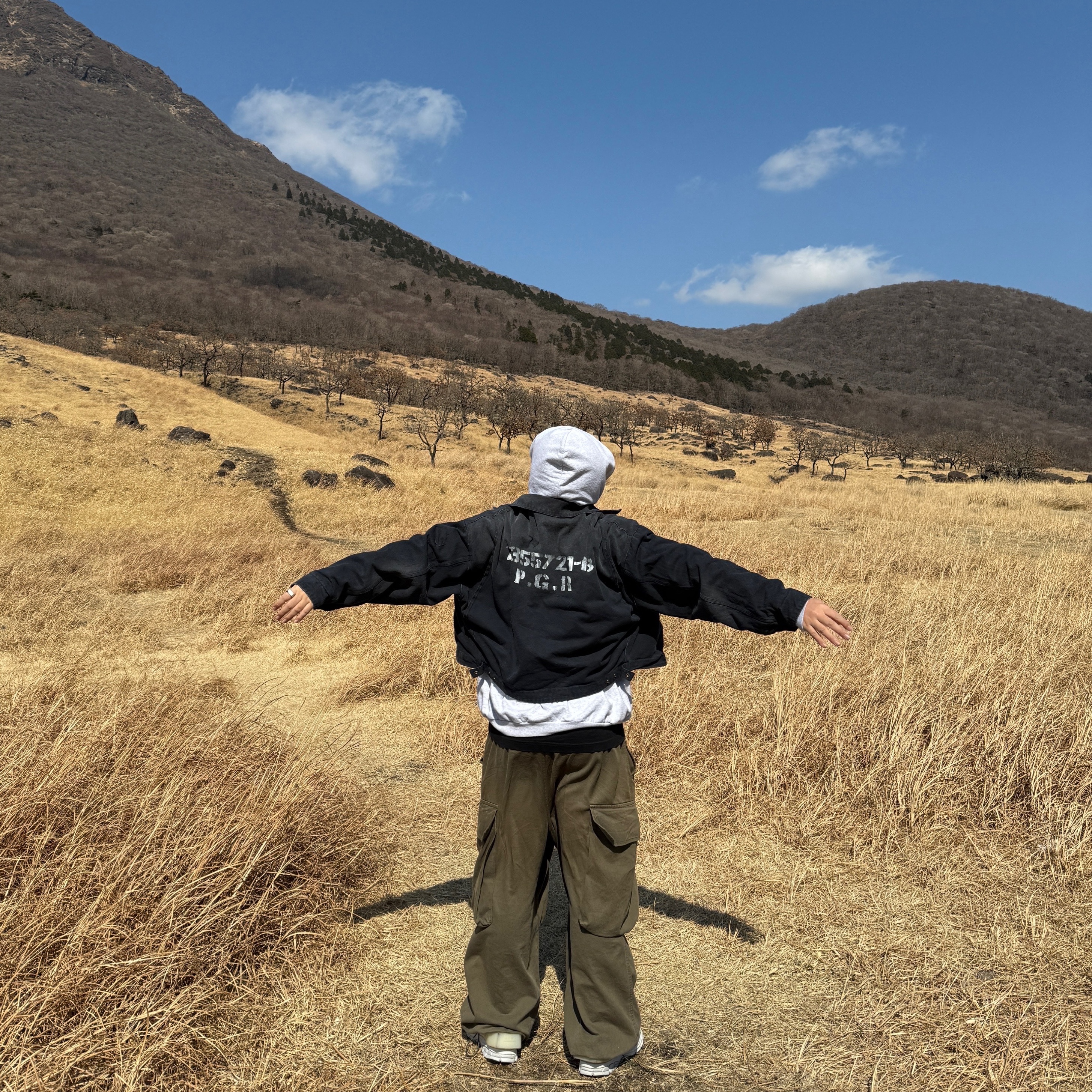 Project G/R Distressed Canvas Work Jacket Navy, Nike x A-Cold-Wall Zoom Vomero 5 Sail 착용 스타일 - 2