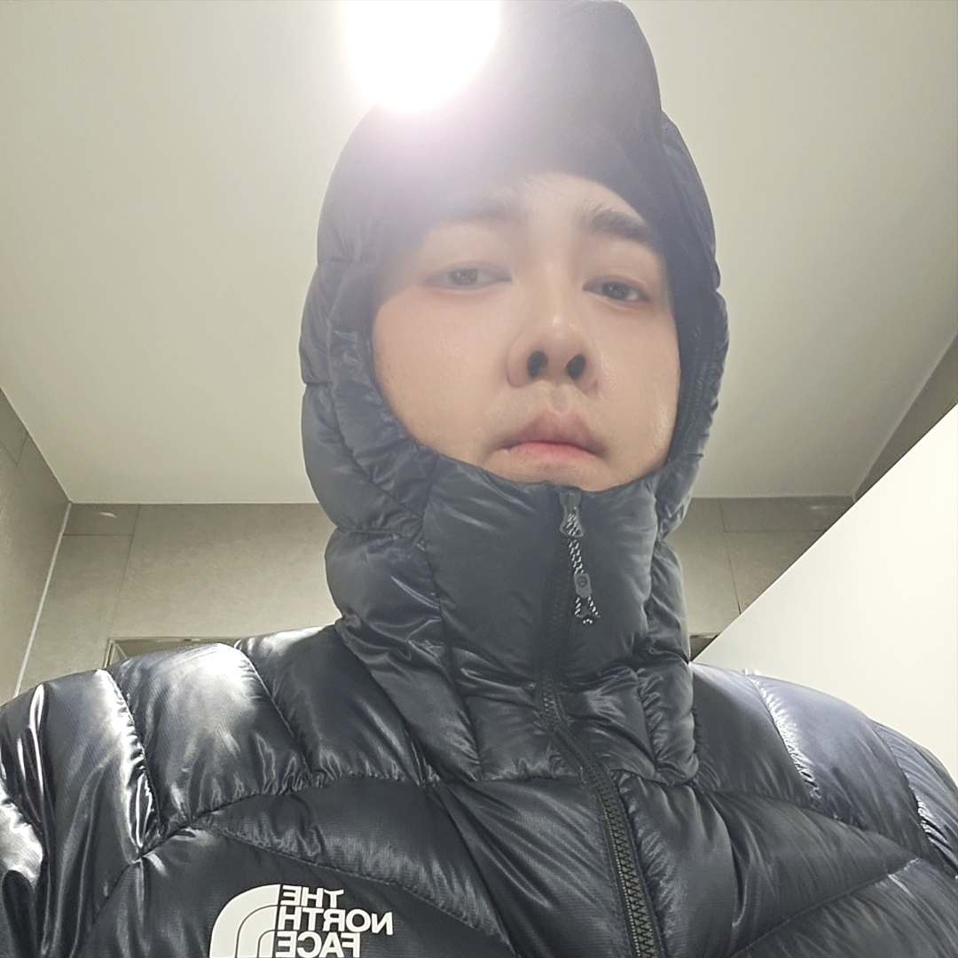 The North Face Summit Mattehorn RDS Down Jacket Indigo 착용 스타일