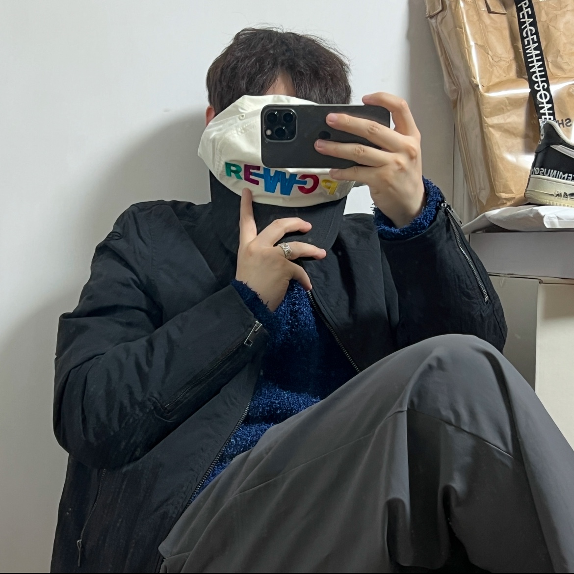 Diesel J-Carver Padded Jacket Black, G-DRAGON Power Ball Cap White 착용 스타일
