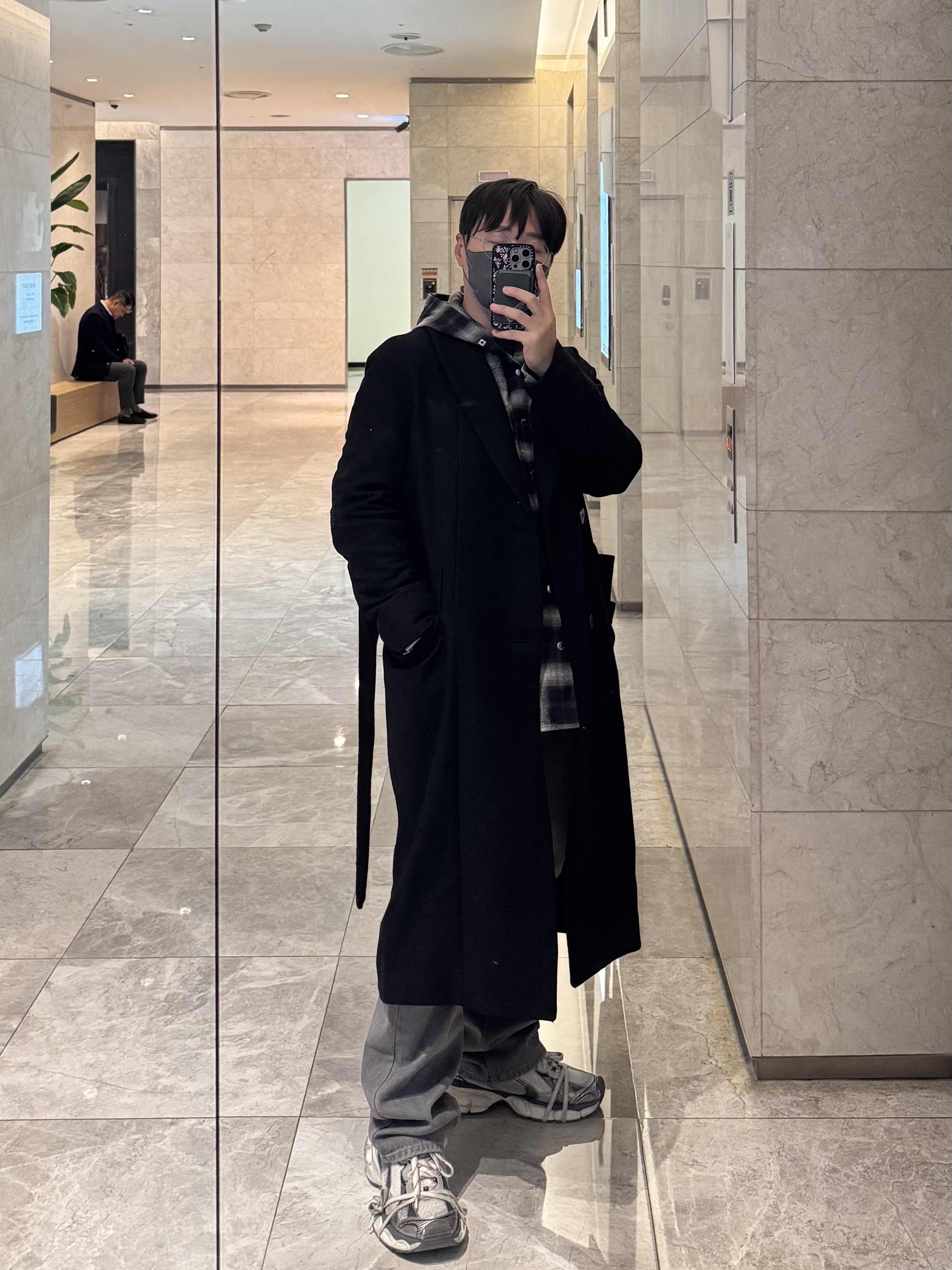 Wooyoungmi Robe Coat Black, Wooyoungmi Straight Denim Pants Grey - 24FW 착용 스타일 - 1