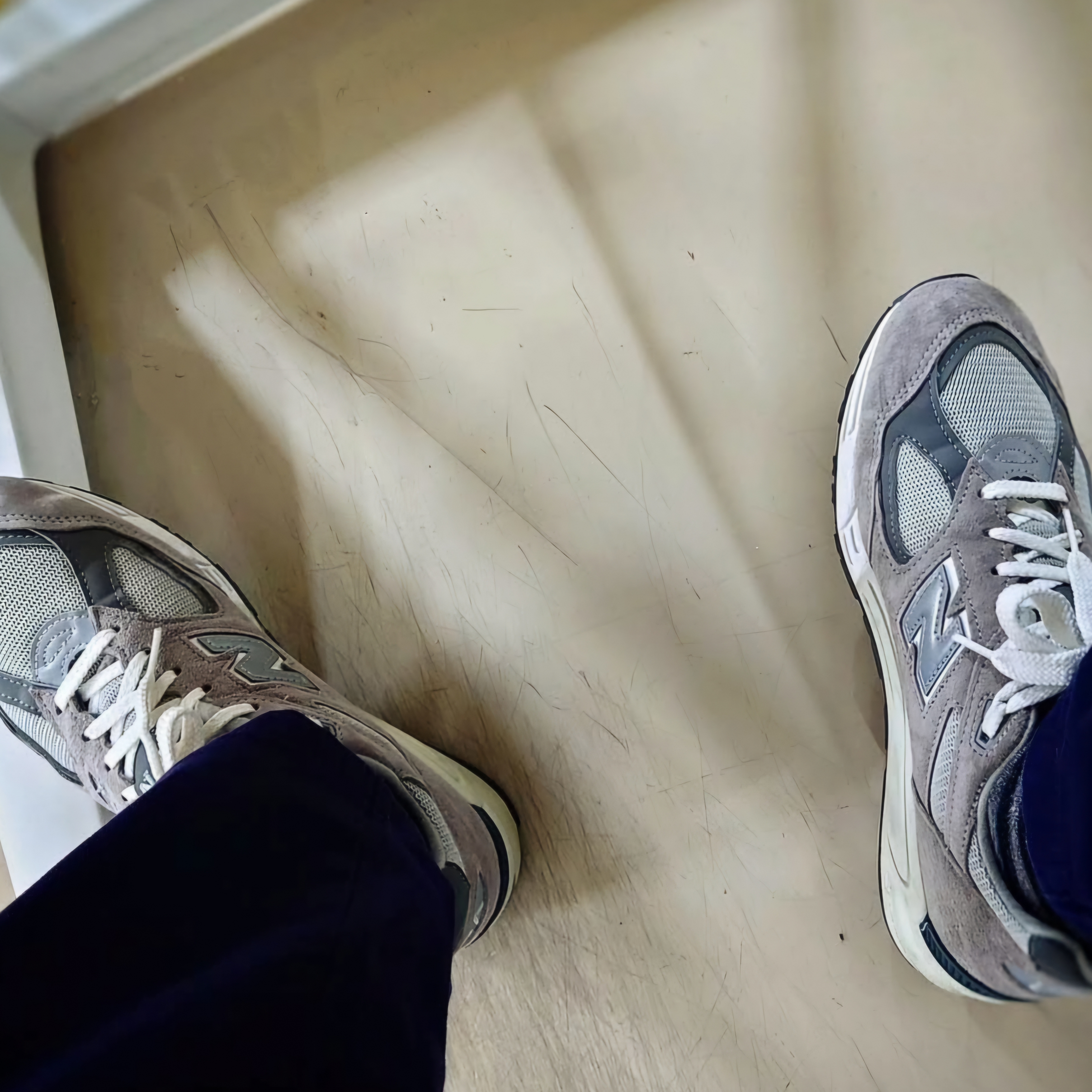 New Balance 990v2 Made in USA Grey 착용 스타일