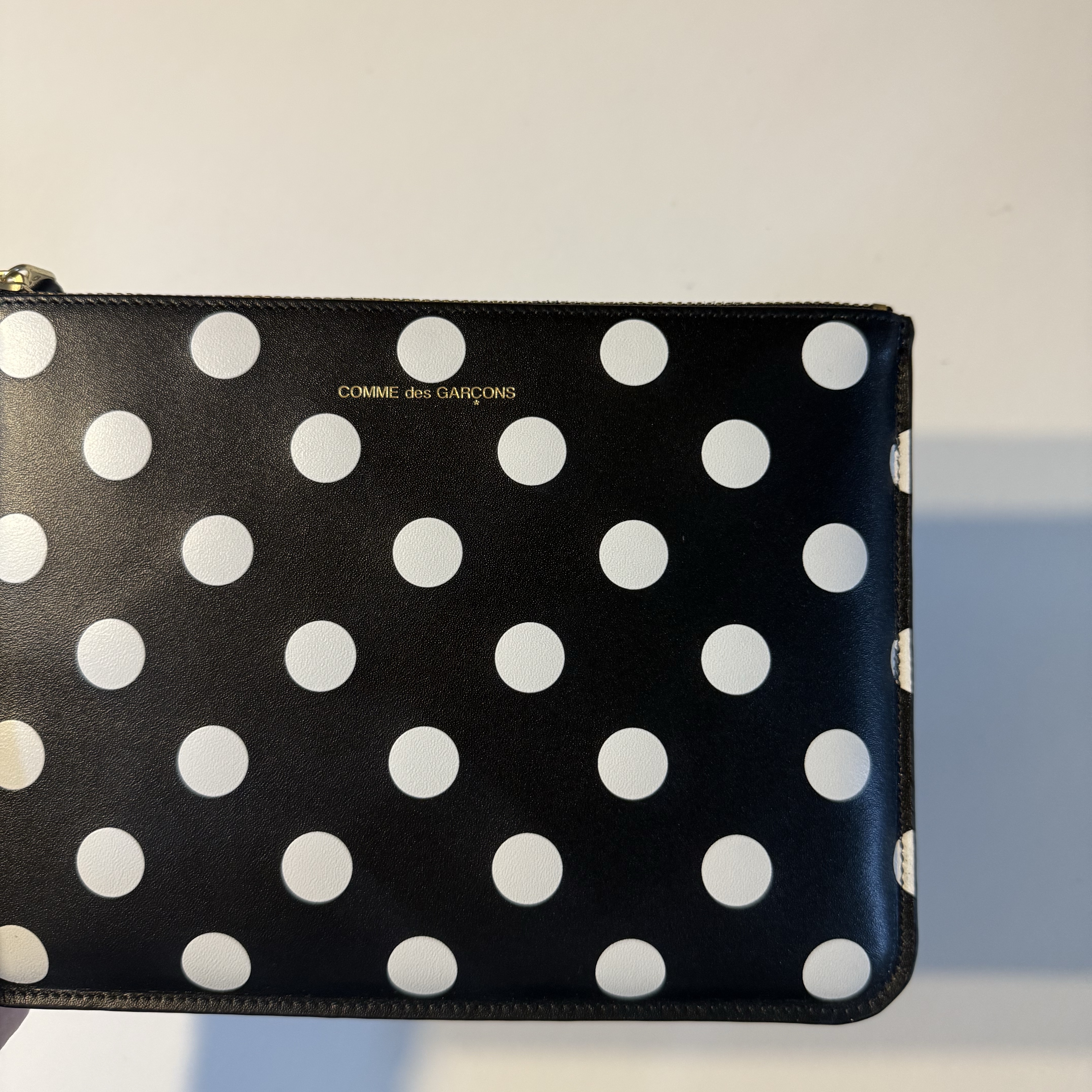 Comme des Garcons SA5100PD Polka Dot Wallet Black 착용 스타일