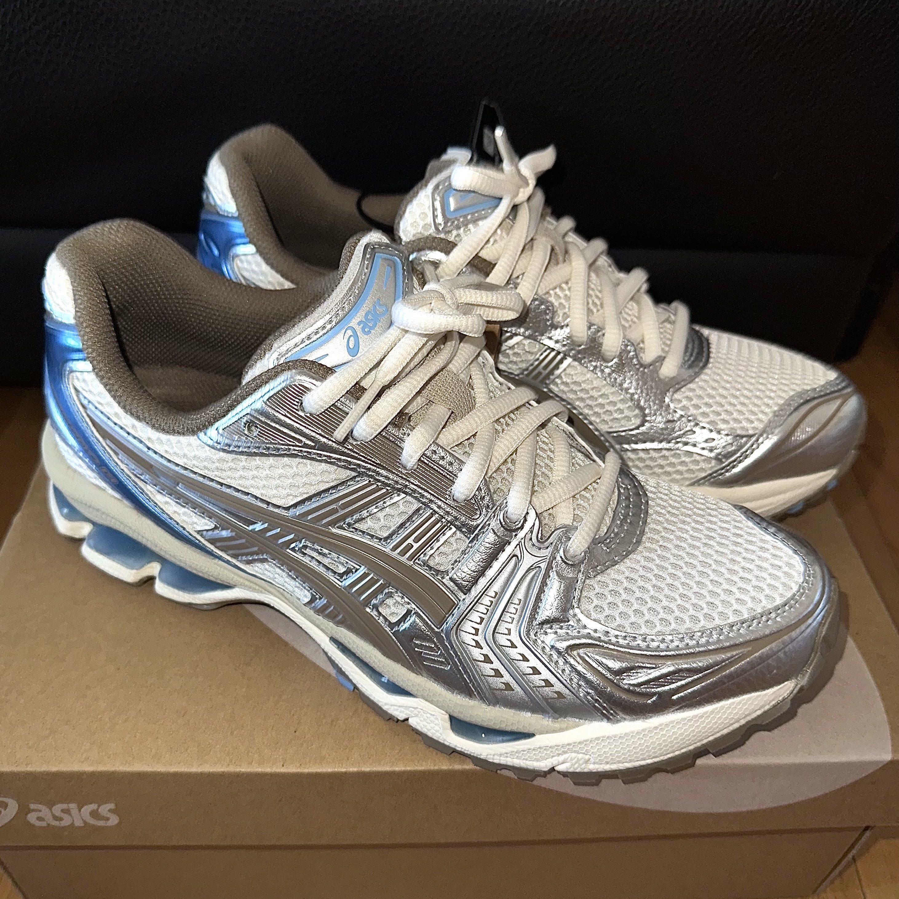 (W) Asics Gel-Kayano 14 Cream Pepper 착용 스타일