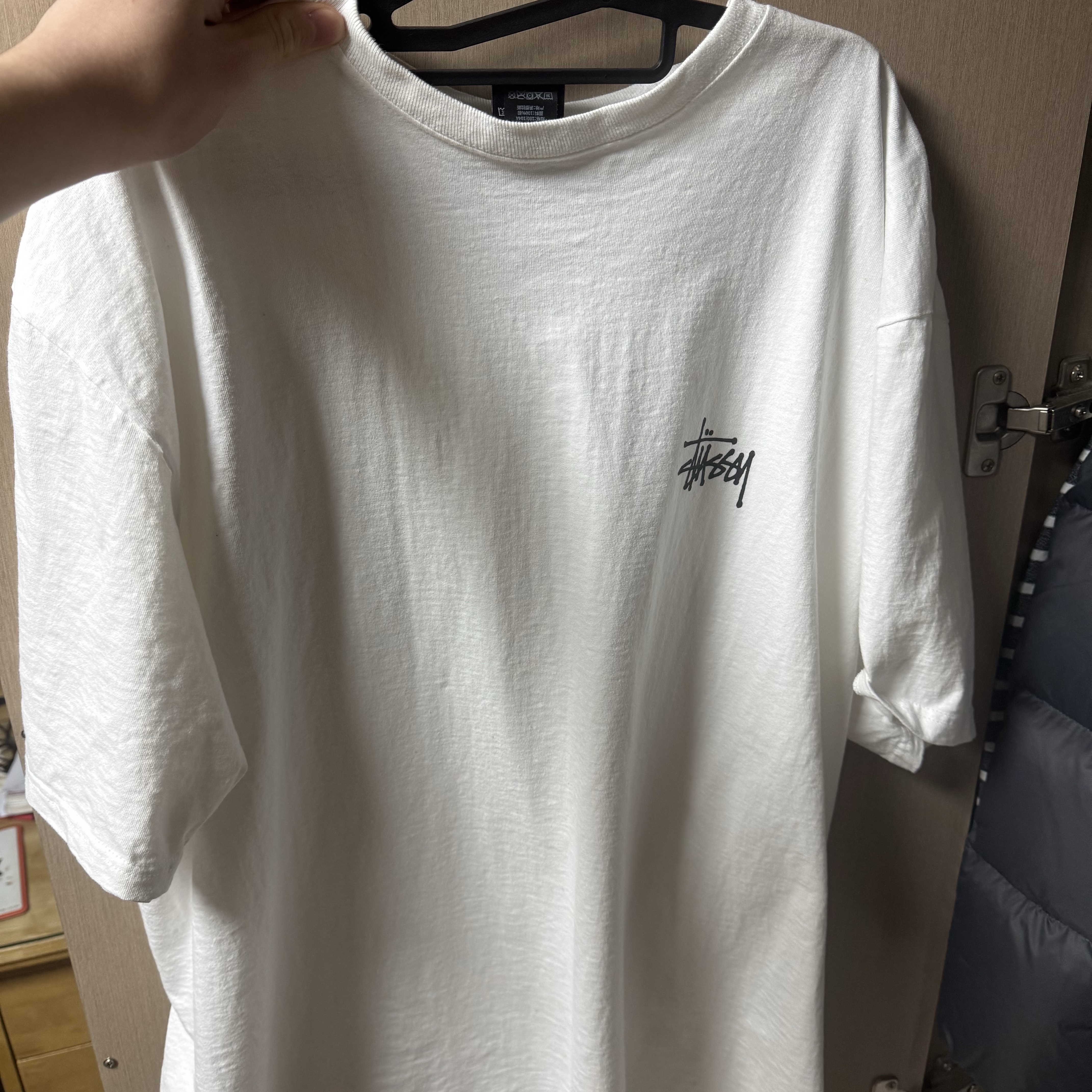 Stussy Basic Stussy T-Shirt White 2024, 2025 착용 스타일