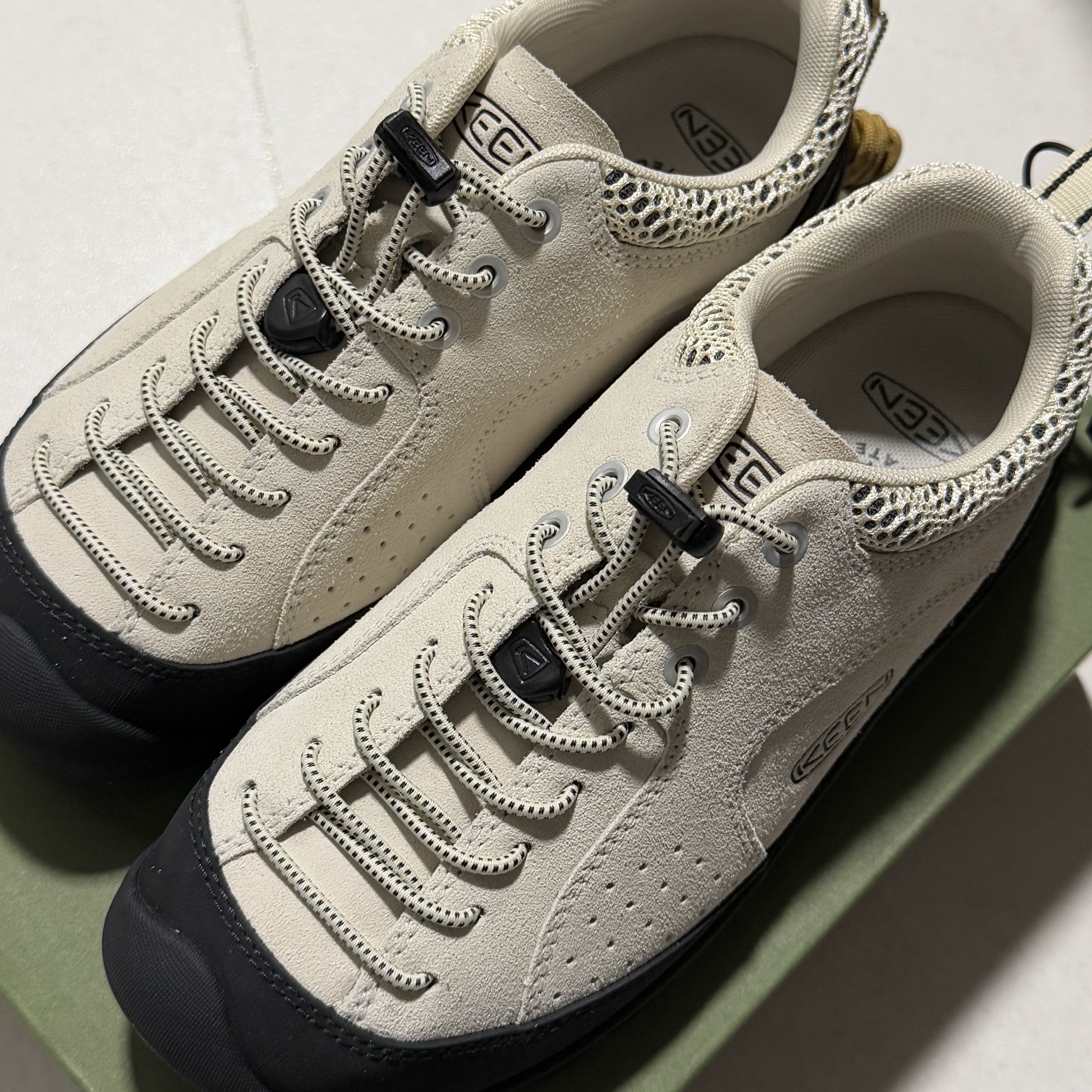 (W) Keen Jasper Rocks SP Sneaker Birch Black 착용 스타일 - 3