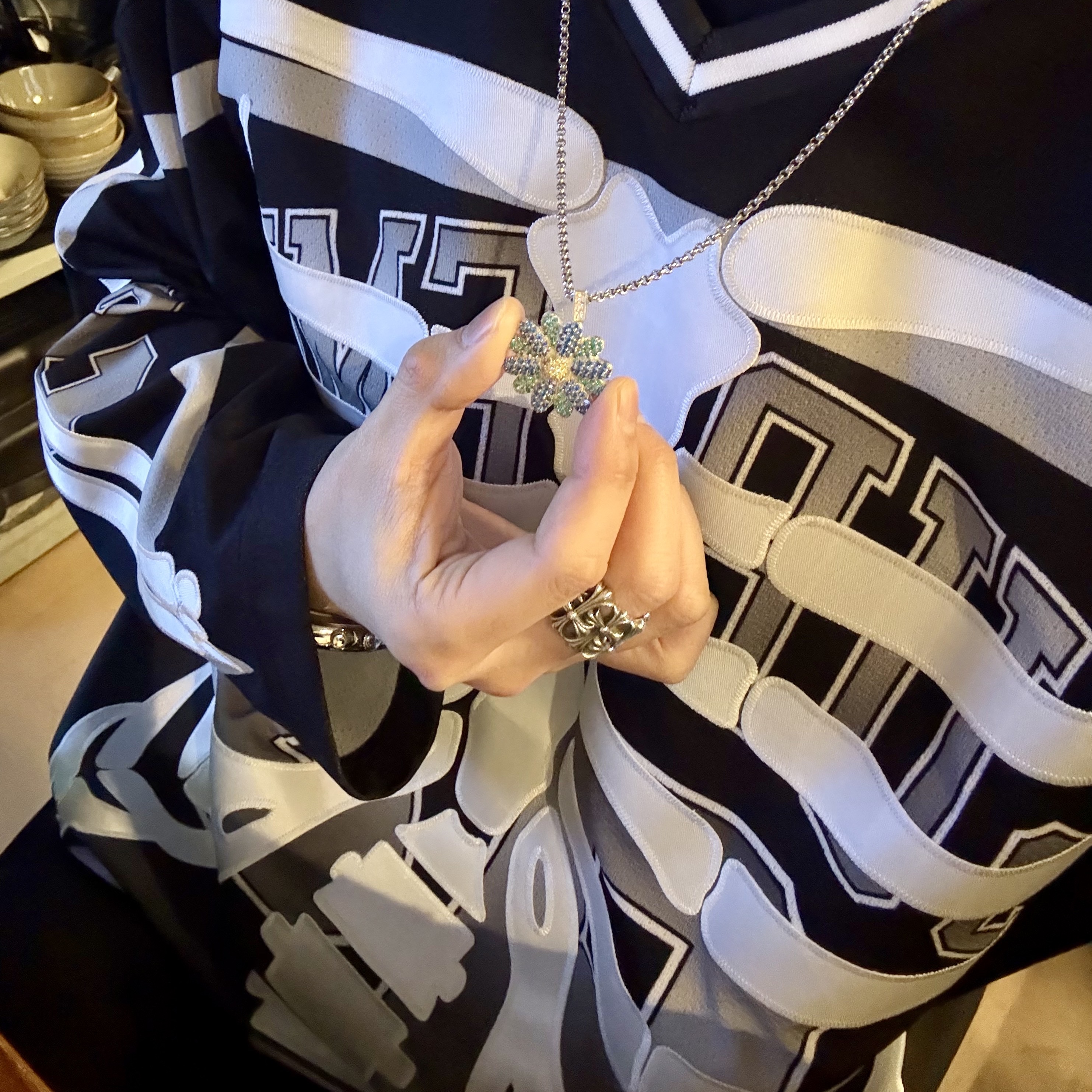 Supreme Bones Hockey Jersey Black - 23FW 착용 스타일