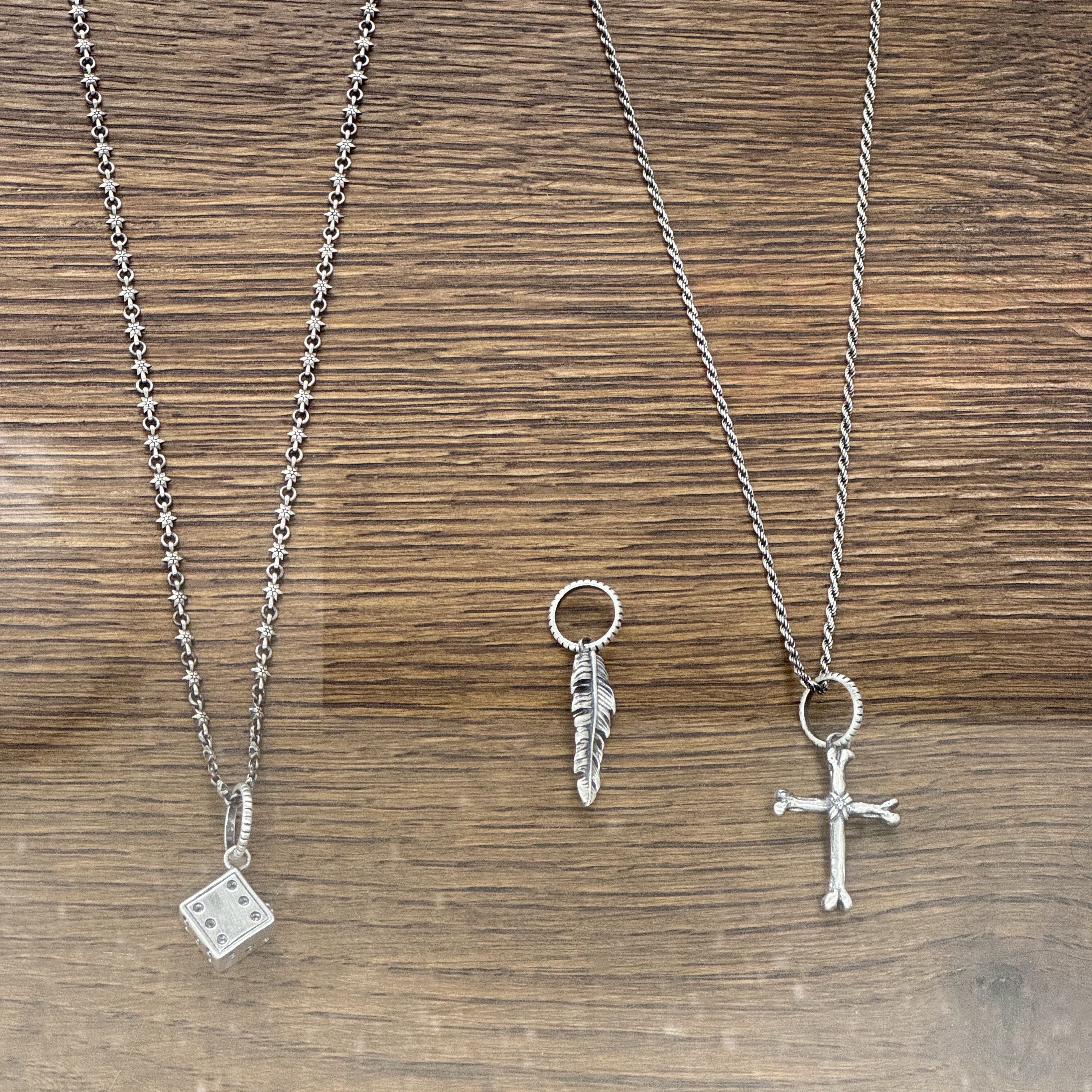 [프리오더] Polyteru 925 Silver Pendant Feather 착용 스타일