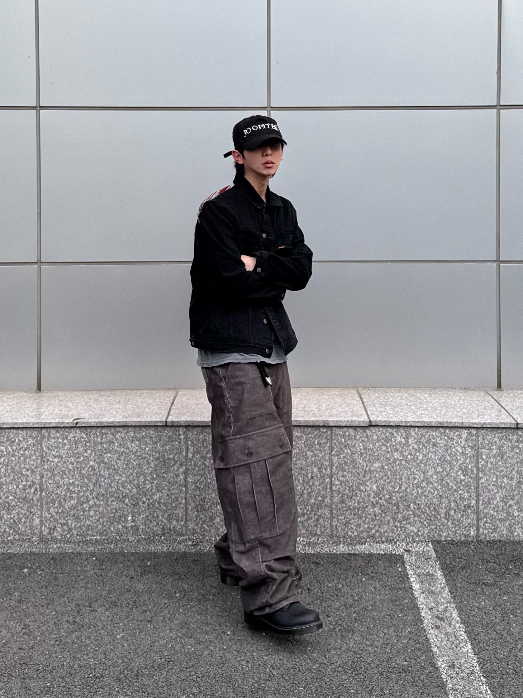 ersco Ancient Denim Trucker Jacket Black, Hono Report Big Pocket Cargo Pants Brown 착용 스타일 - 5
