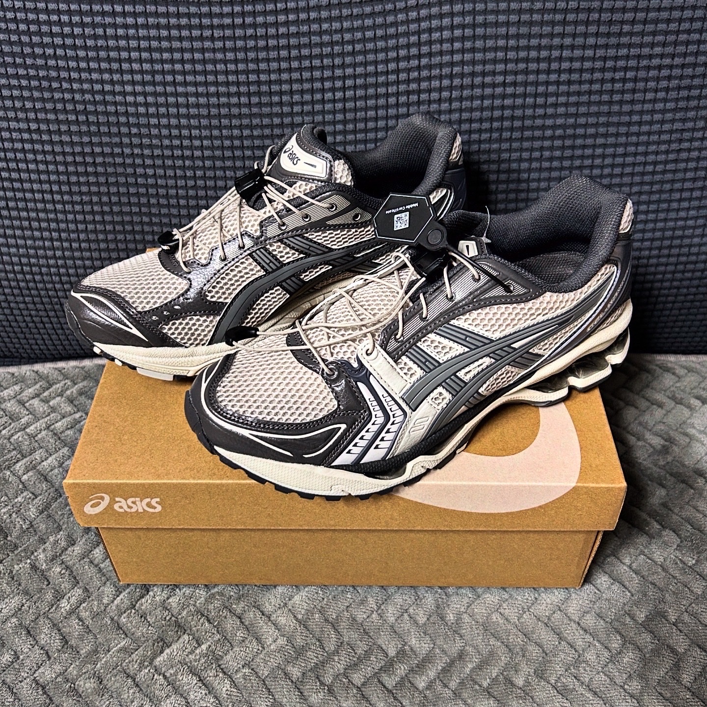 Asics Unlimited Gel-Kayano 14 Oyster Grey Clay Grey, Undermycar Mu.03 Anti Fxxking Logo Play Oversized Sweat Jogger Melange Gray 착용 스타일 - 2
