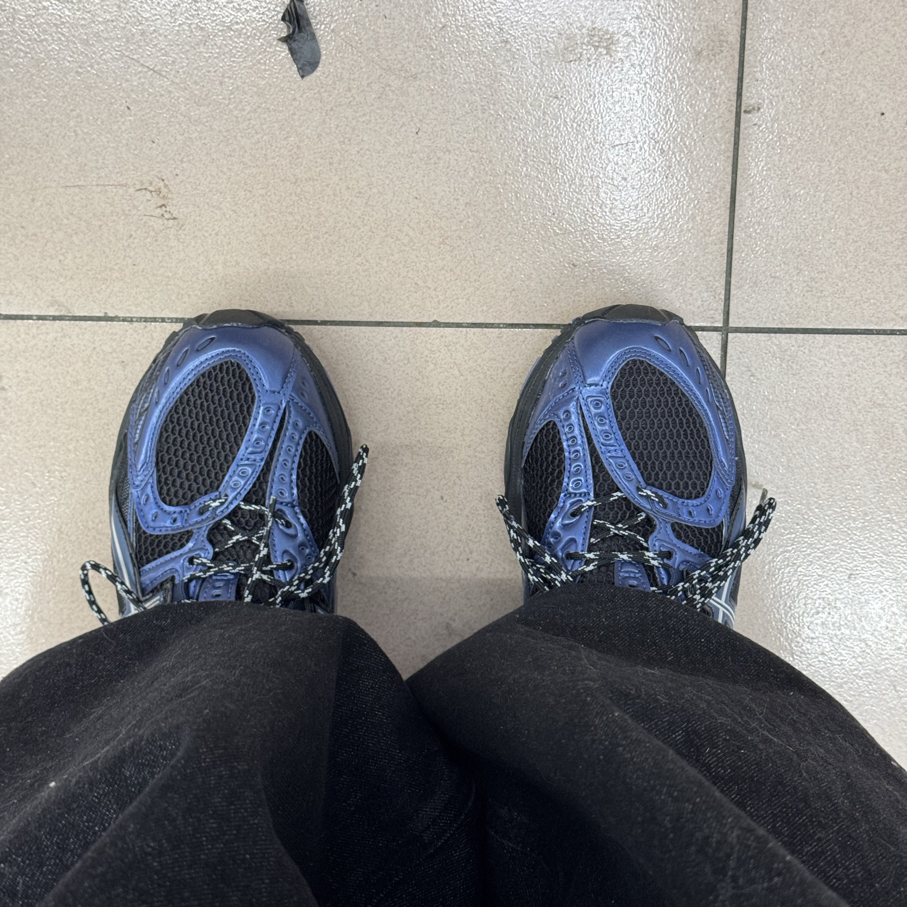 Asics Gel-Nimbus 10.1 Black Grand Shark 착용 스타일