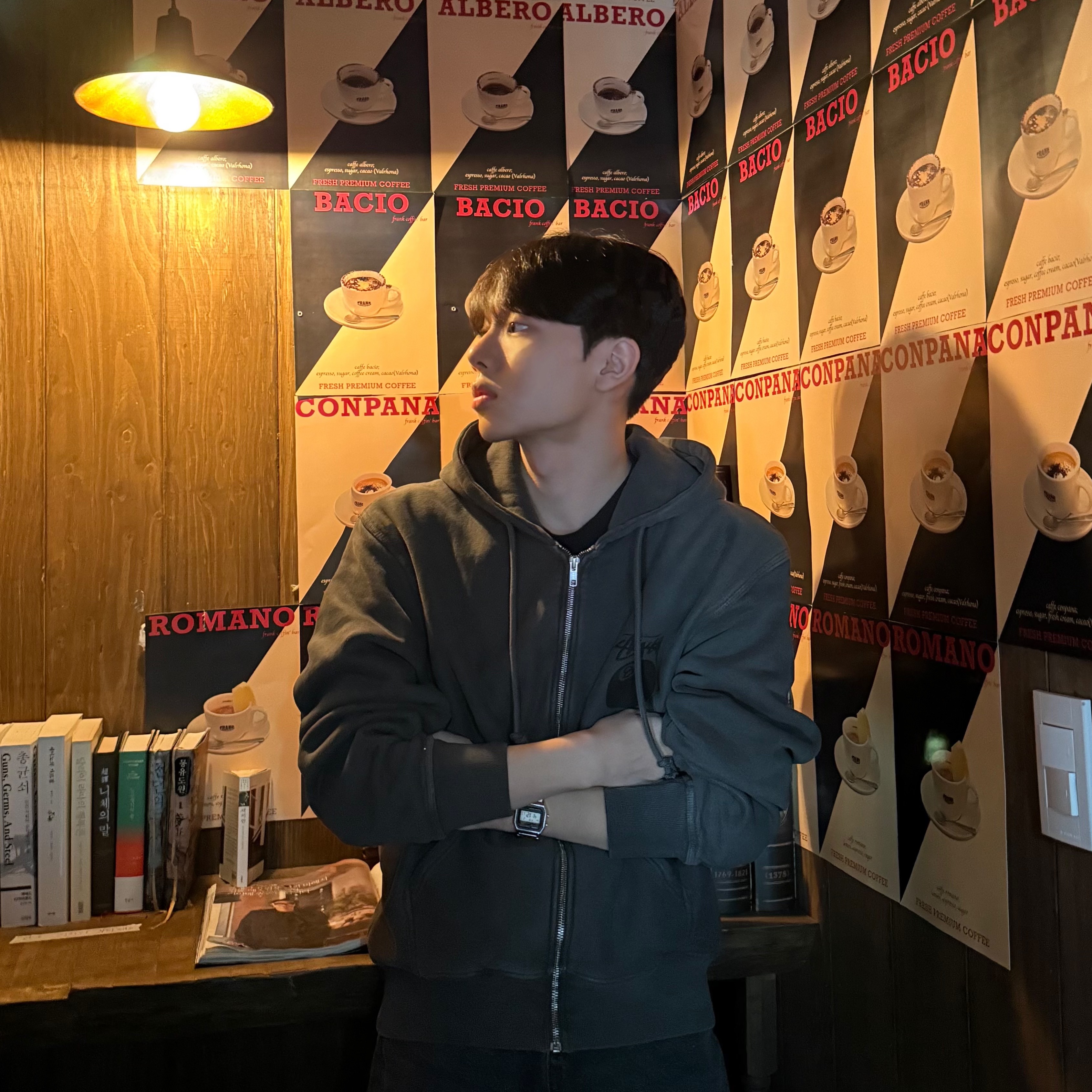 Stussy 8 Ball Pigment Dyed Zip Hoodie Black 착용 스타일