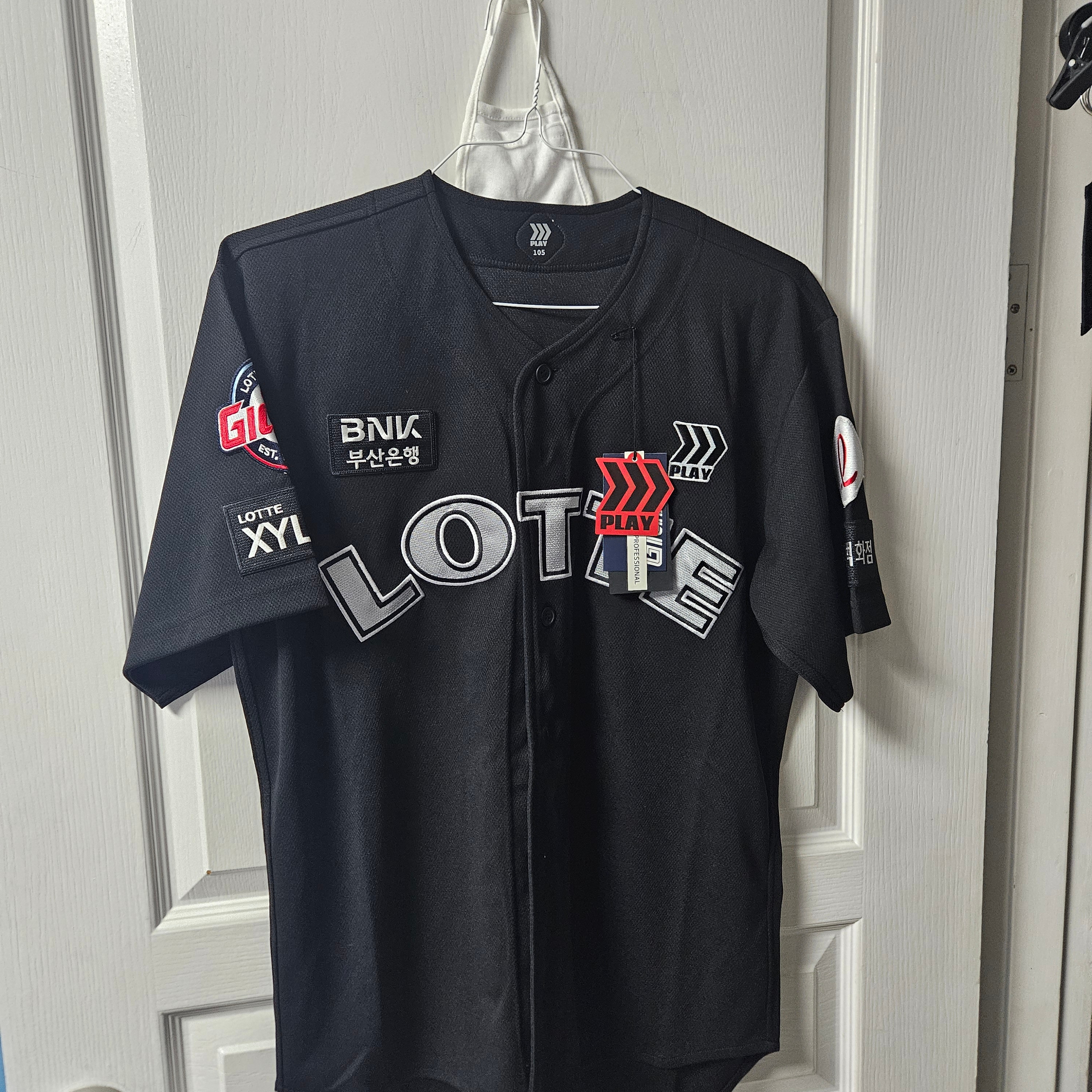 Lotte Giants 24 G Old Professional Uniform Black (Non Marking Ver.) 착용 스타일