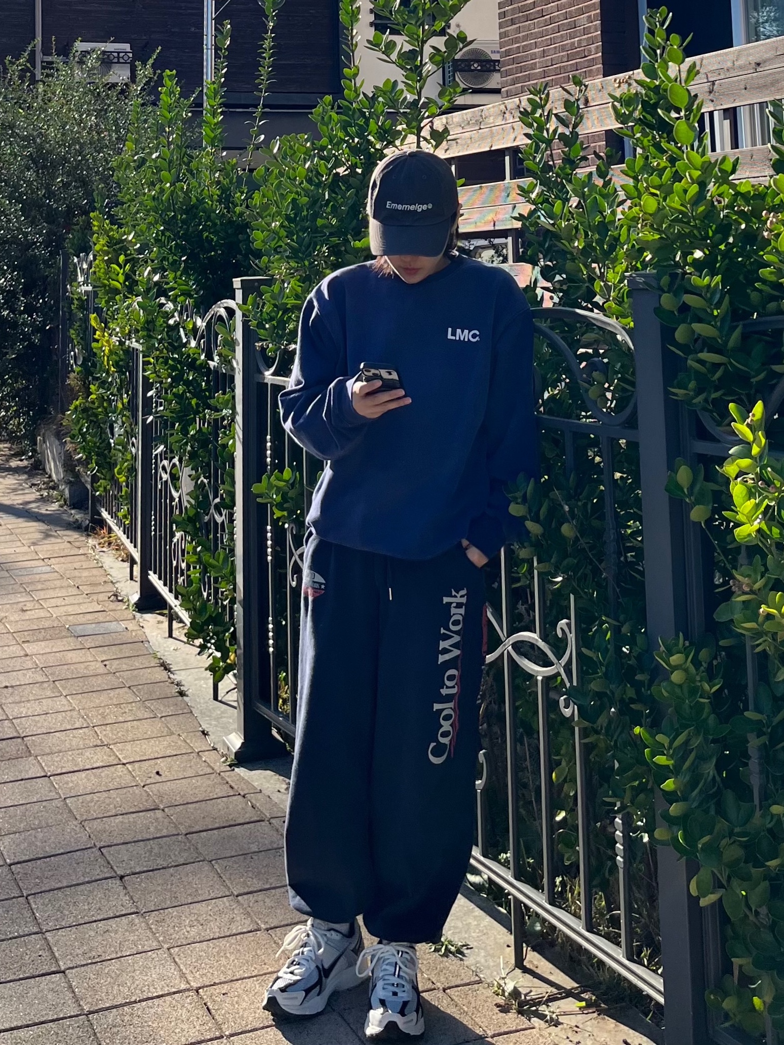 NOMANUAL Penon Wind Shell Black, (W) Nike Zoom Vomero 5 Photon Dust Phantom 착용 스타일 - 3