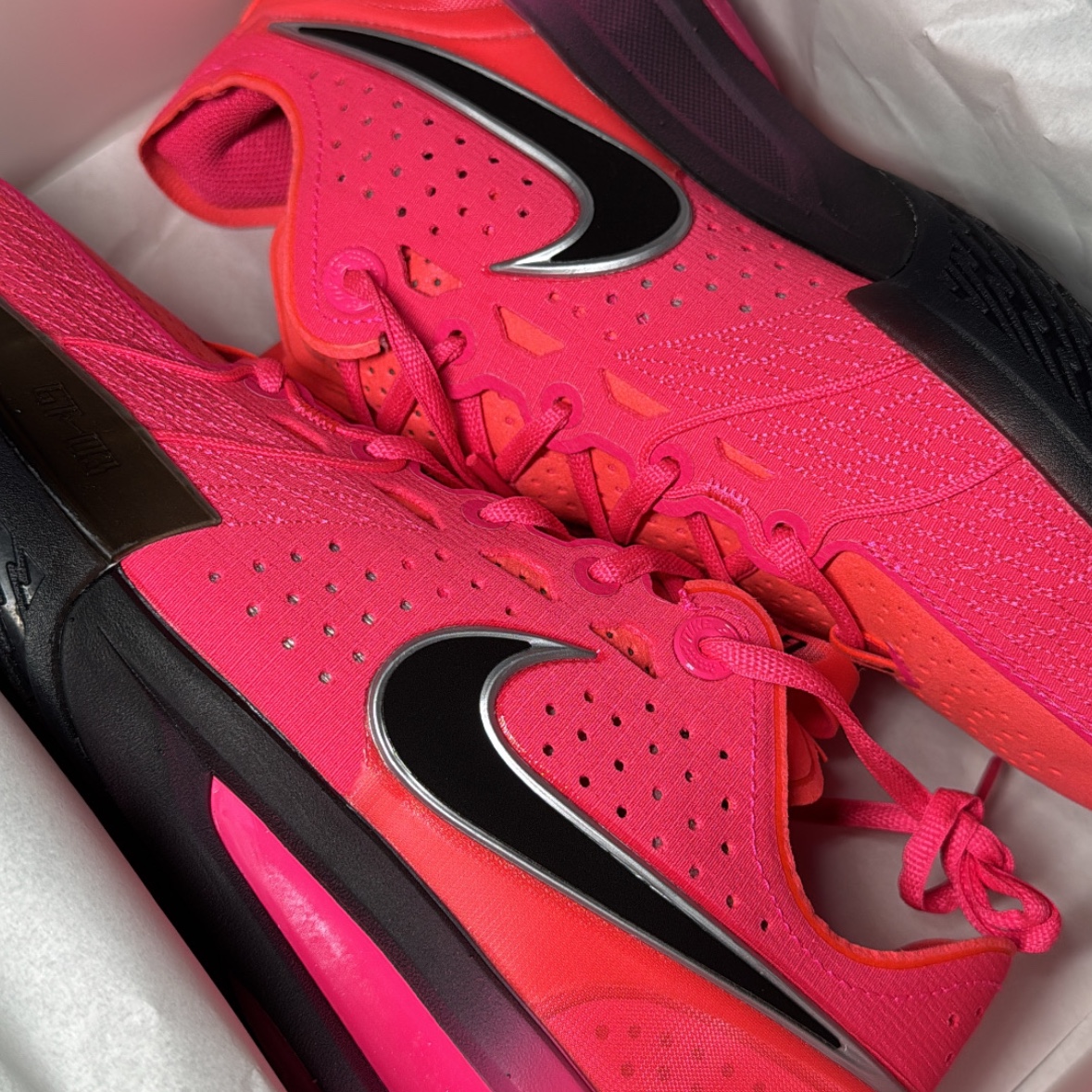 Nike Air Zoom G.T. Cut 3 EP Hyper Pink Metallic Silver 착용 스타일