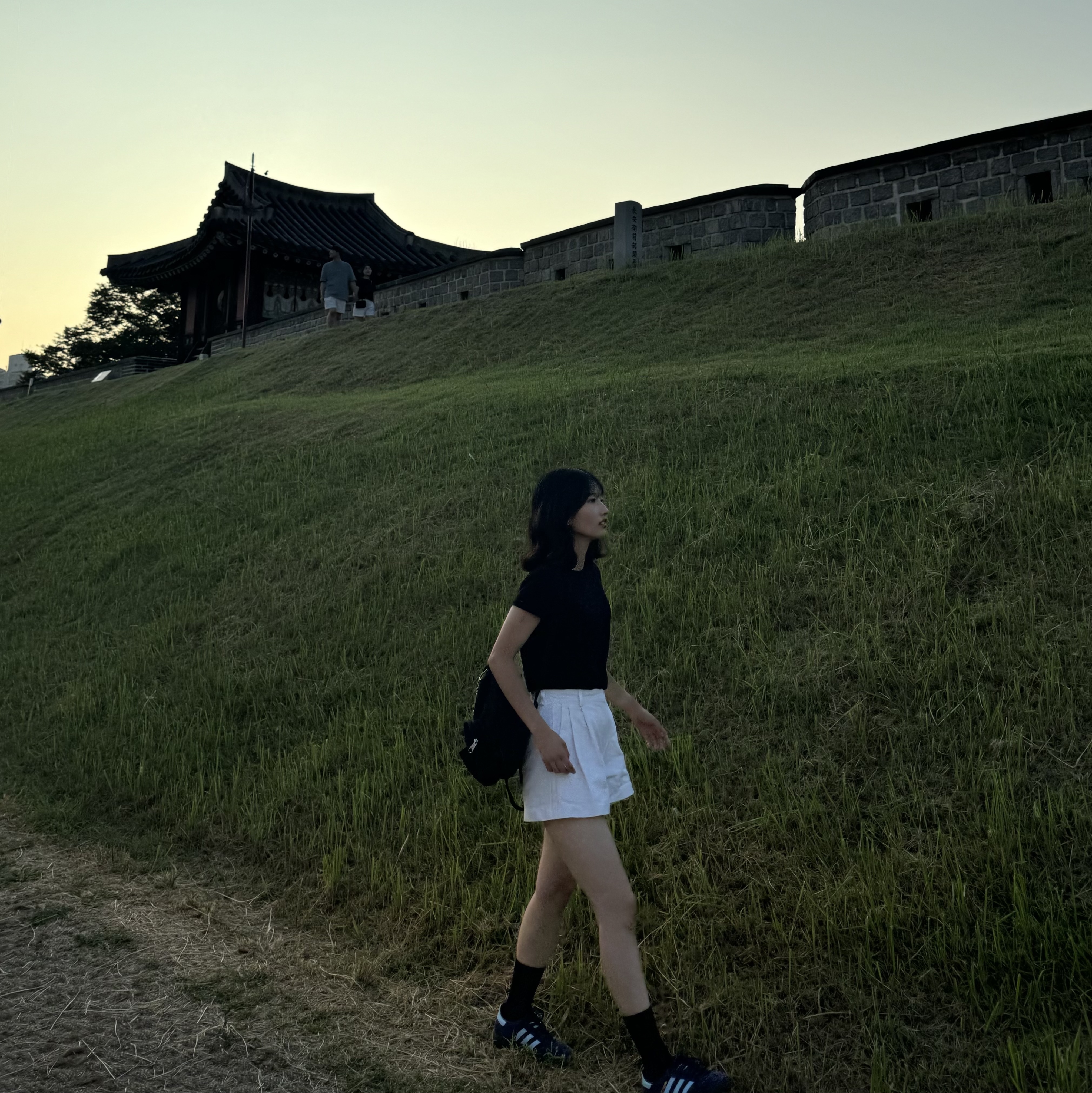 아디다스 스페지알 핸드볼 컬리지에이트 네이비 착용 스타일 - 1