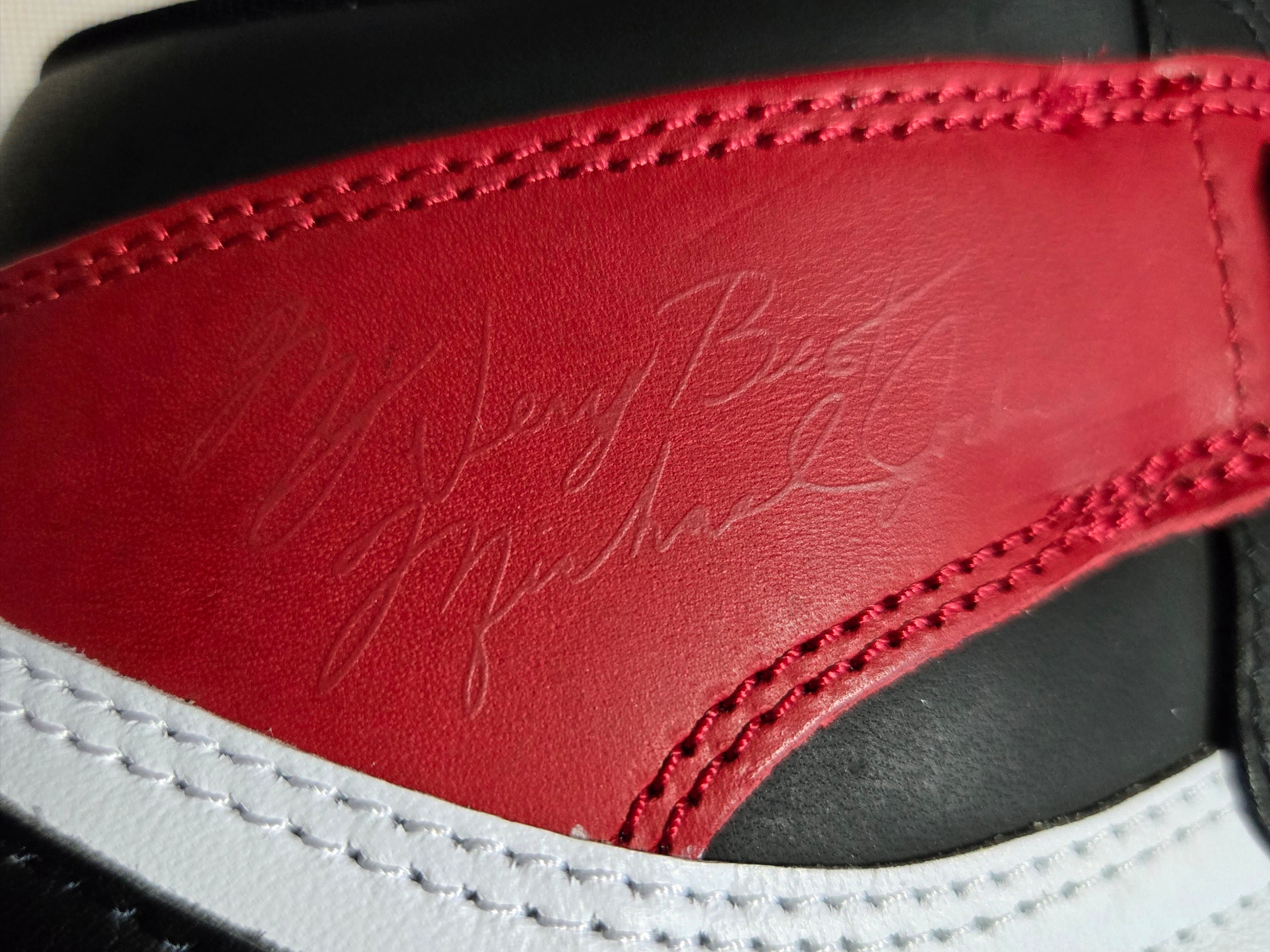 Jordan 1 Retro High OG Black Toe 착용 스타일 - 5