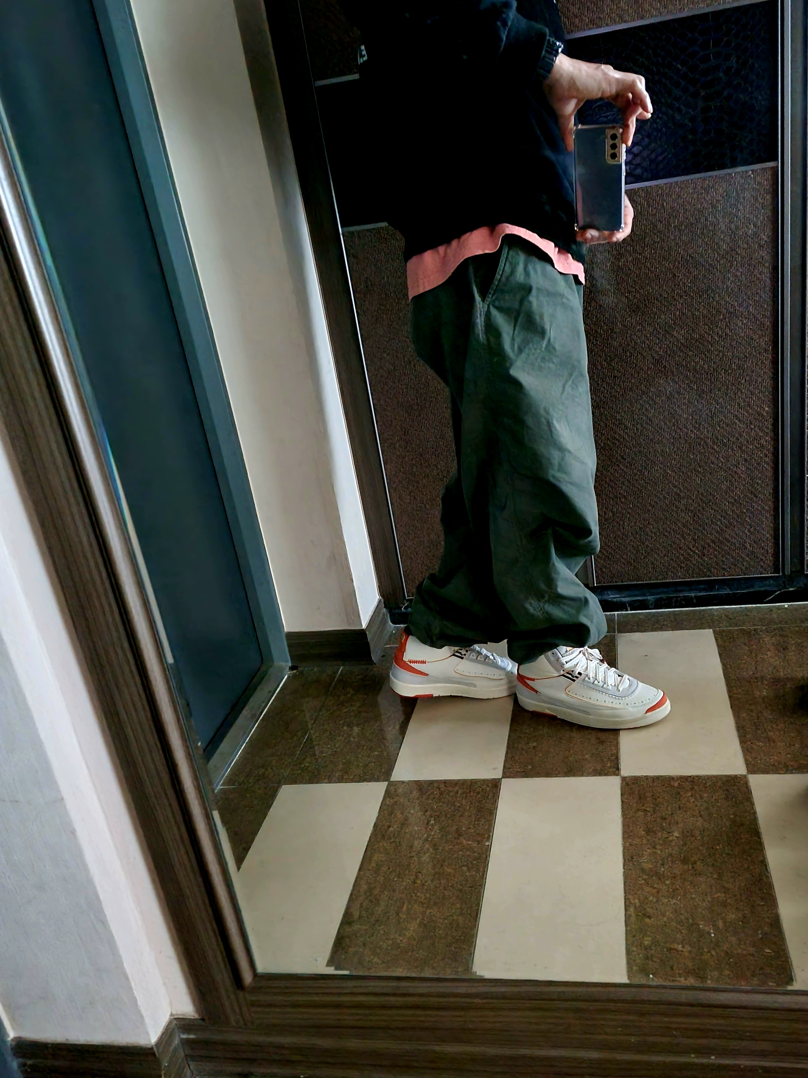 Jordan 2 x Maison Chateau Rouge Retro SP Orange and Sail 착용 스타일 - 2