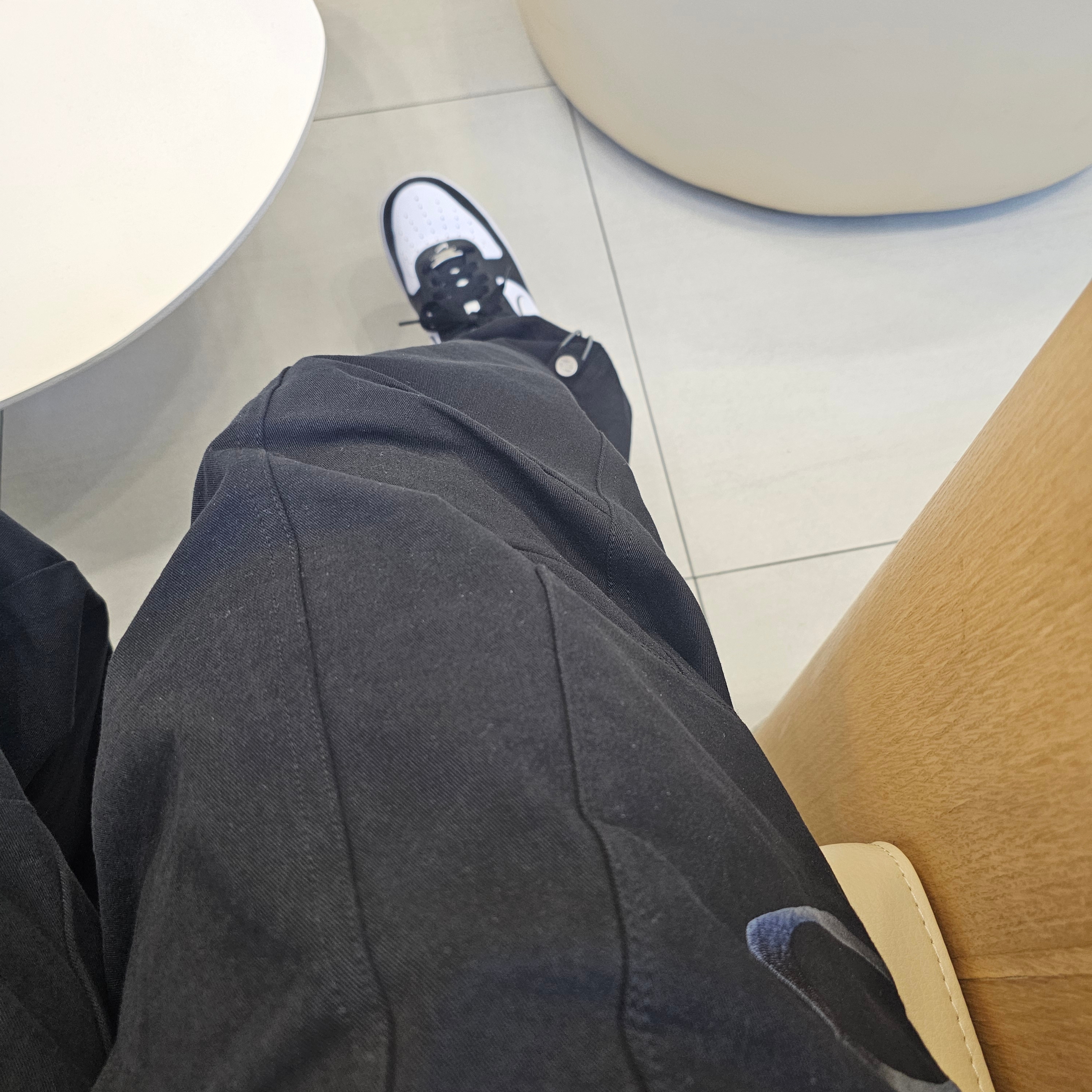 (W) Mischief Drawstring Pants Black 착용 스타일