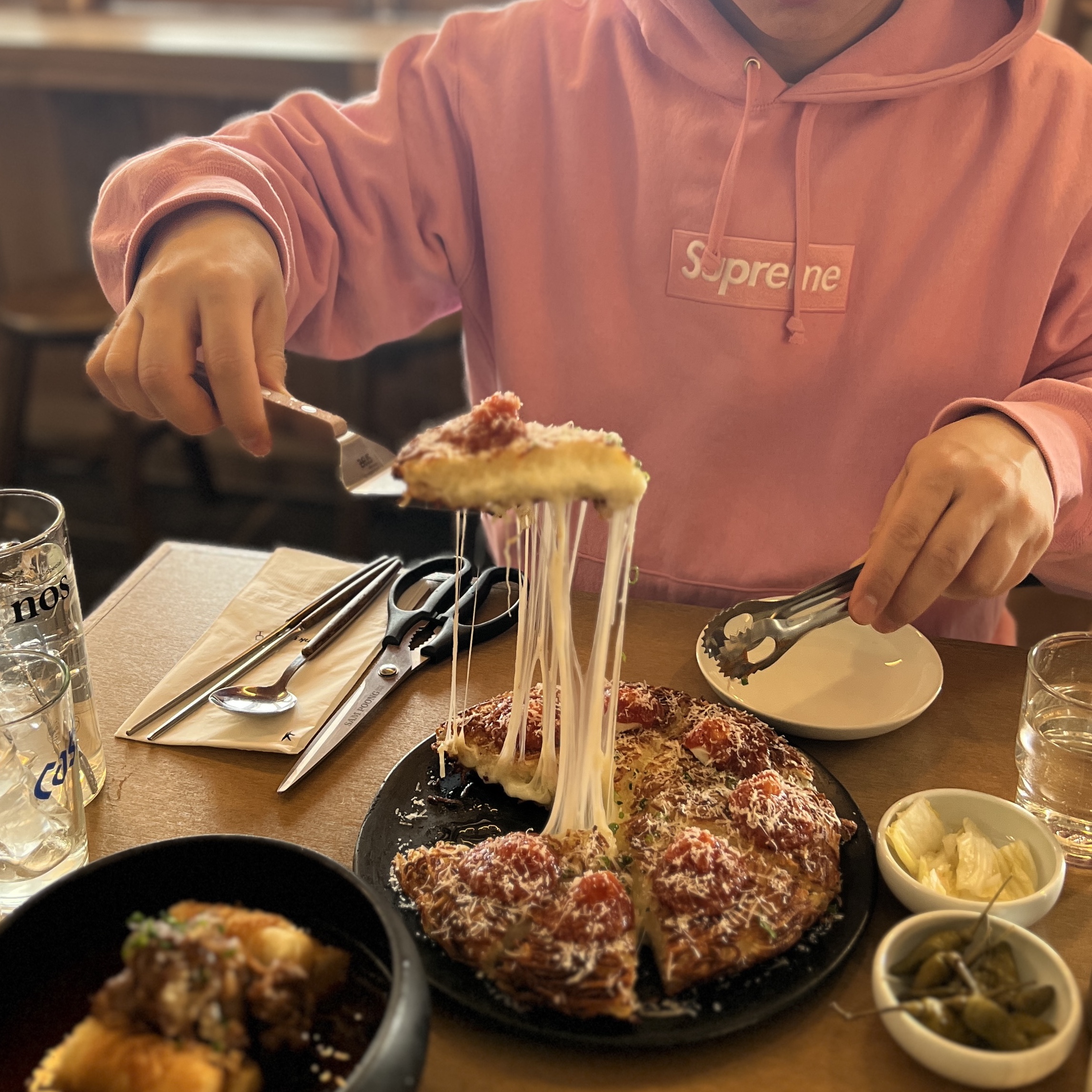 Supreme Box Logo Hooded Sweatshirt Dusty Pink - 24FW 착용 스타일