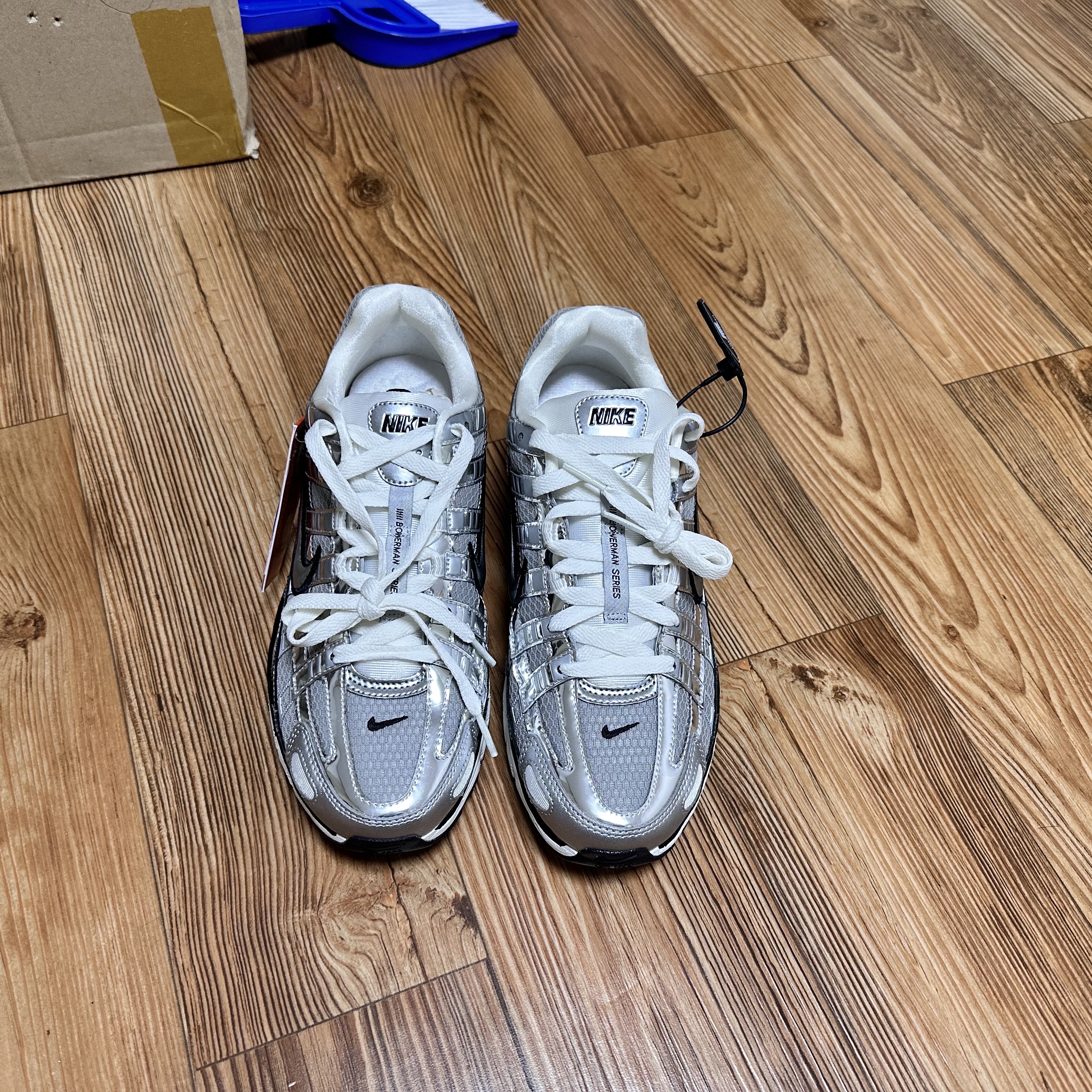 Nike P-6000 Metallic Silver 착용 스타일 - 5