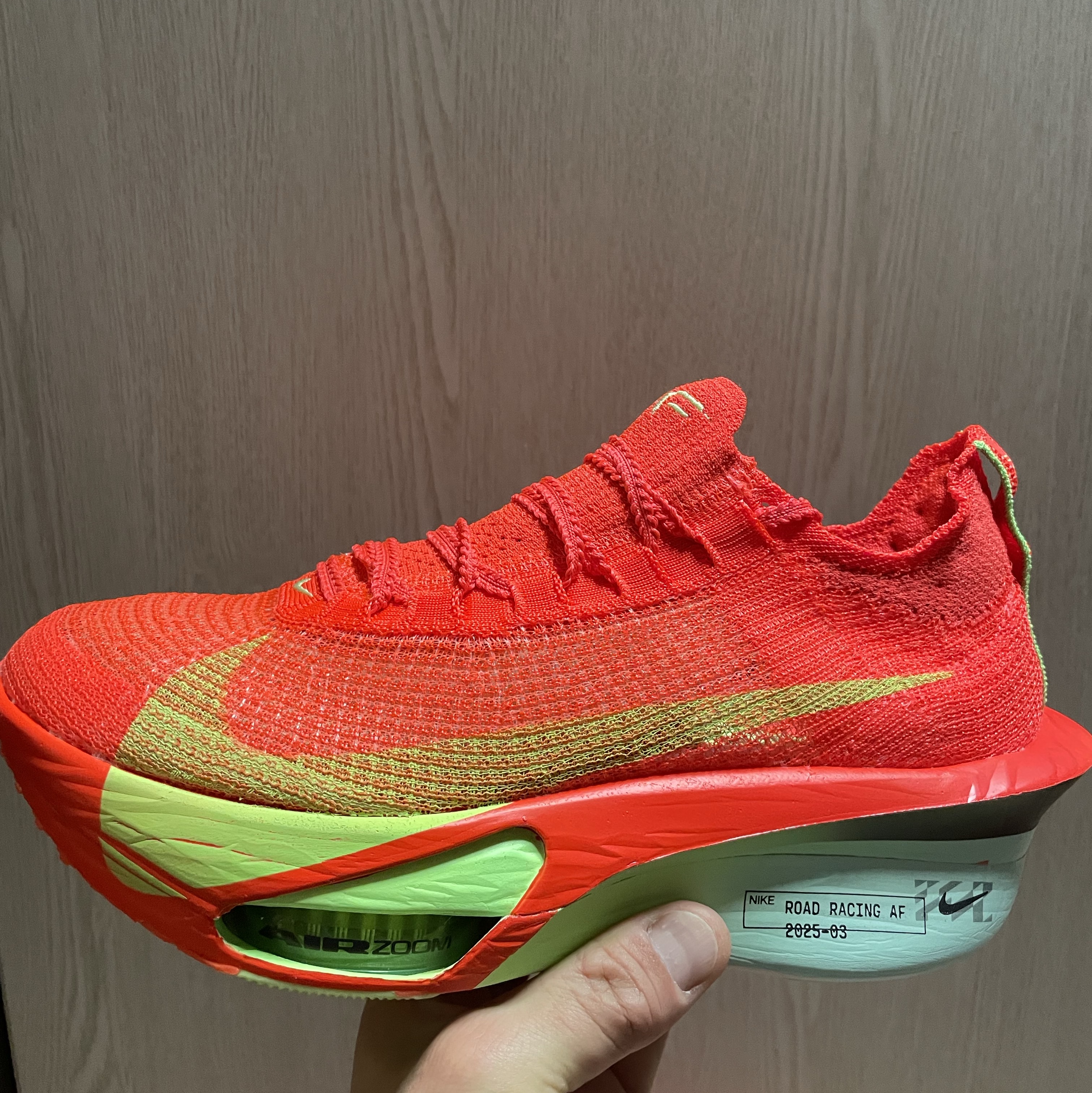 Nike Air Zoom Alphafly Next% 3 Bright Crimson Lime Blast 착용 스타일 - 3