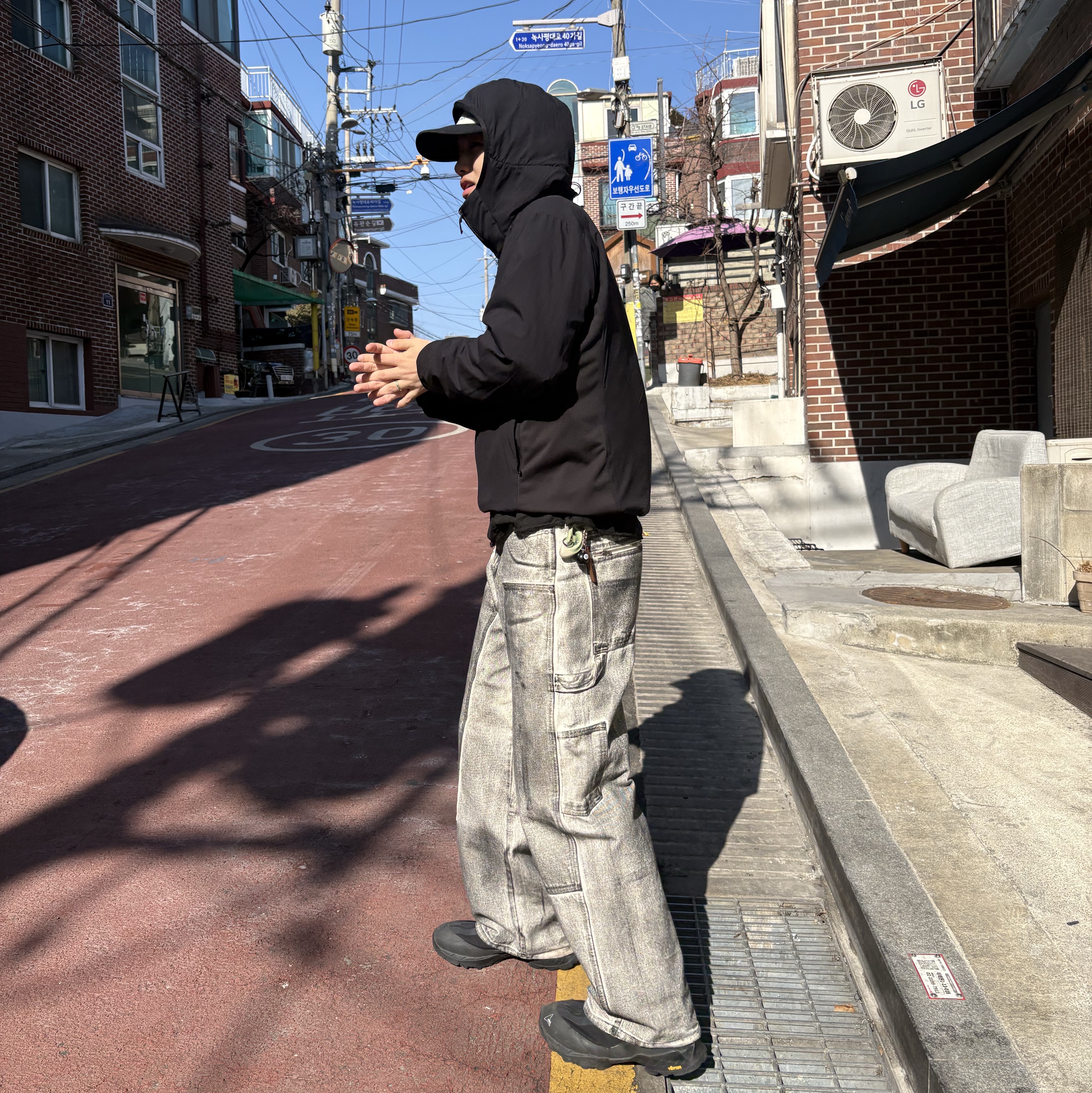 Arc'teryx Atom Hoody Black, Roa Hiking Teri Black 착용 스타일