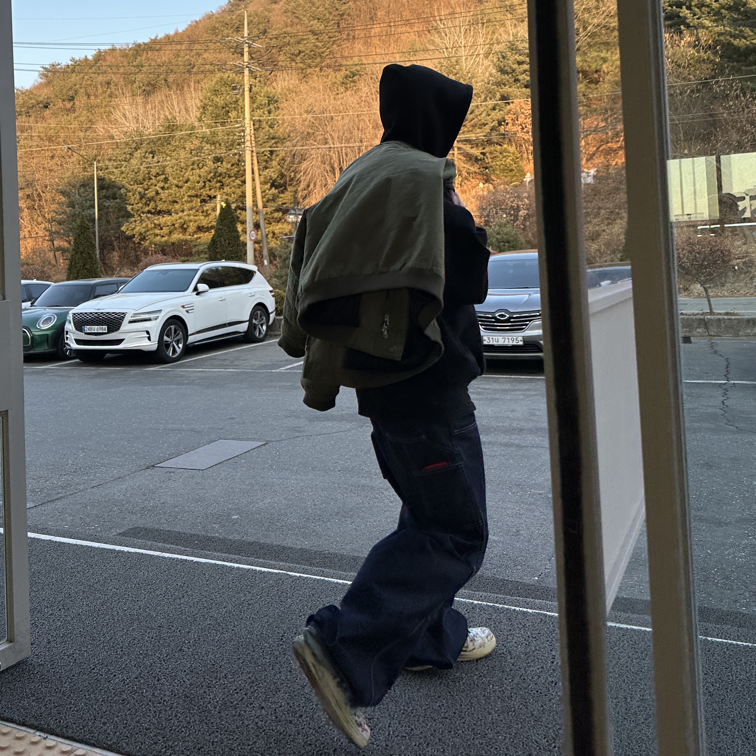 Nonnod Sulfur Dye Serge Bomber Jacket Vintage Khaki, Nike x Peaceminusone Air Force 1 Low Para-Noise 2.0 착용 스타일 - 3