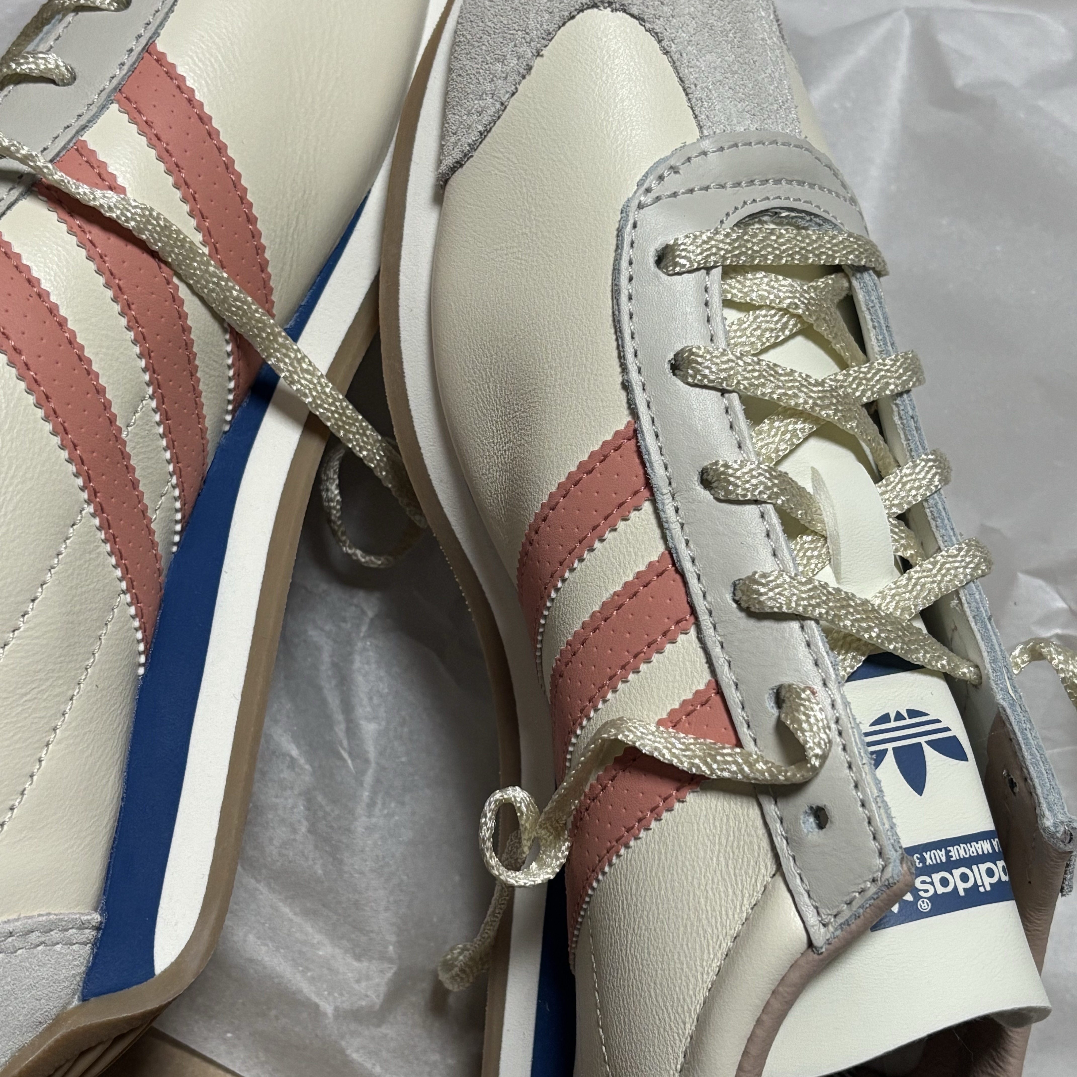Adidas Country OG Wonder White Wonder Clay 착용 스타일 - 1