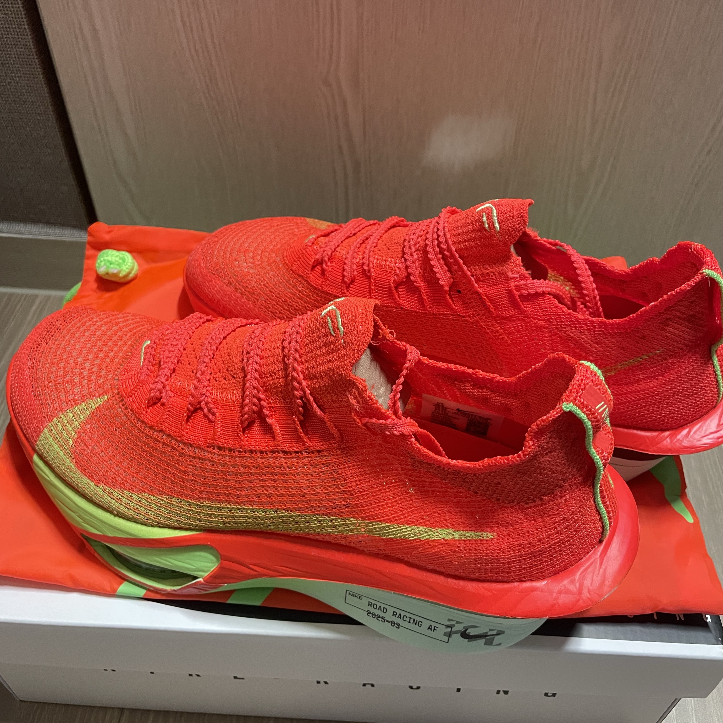 Nike Air Zoom Alphafly Next% 3 Bright Crimson Lime Blast 착용 스타일 - 1