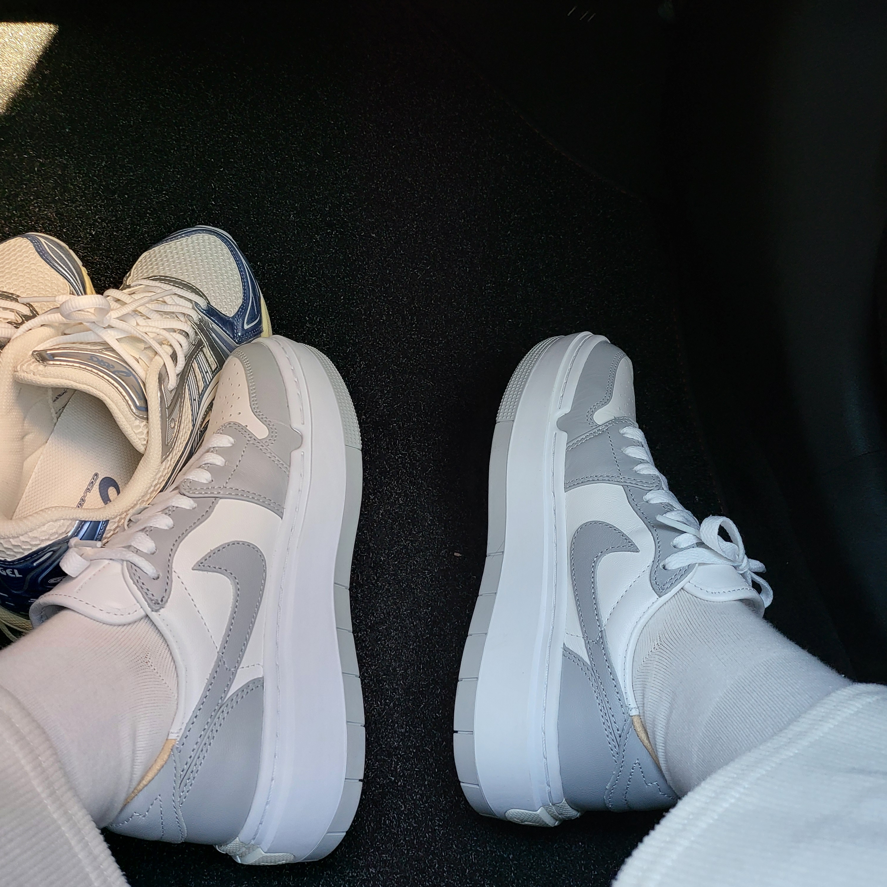 (W) Jordan 1 Elevate Low White and Wolf Grey 착용 스타일