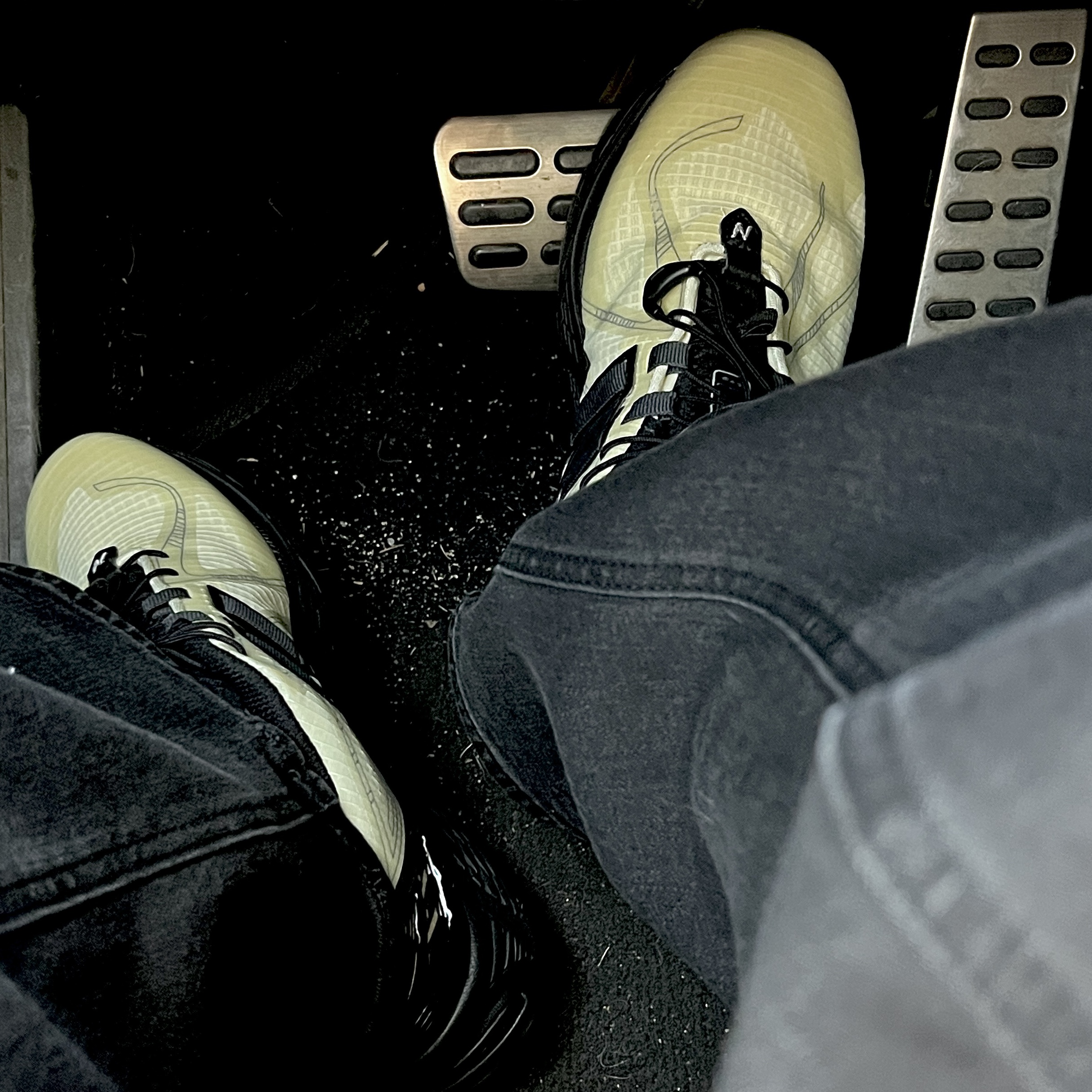 New Balance 1906R Pistachio Butter Morel 착용 스타일