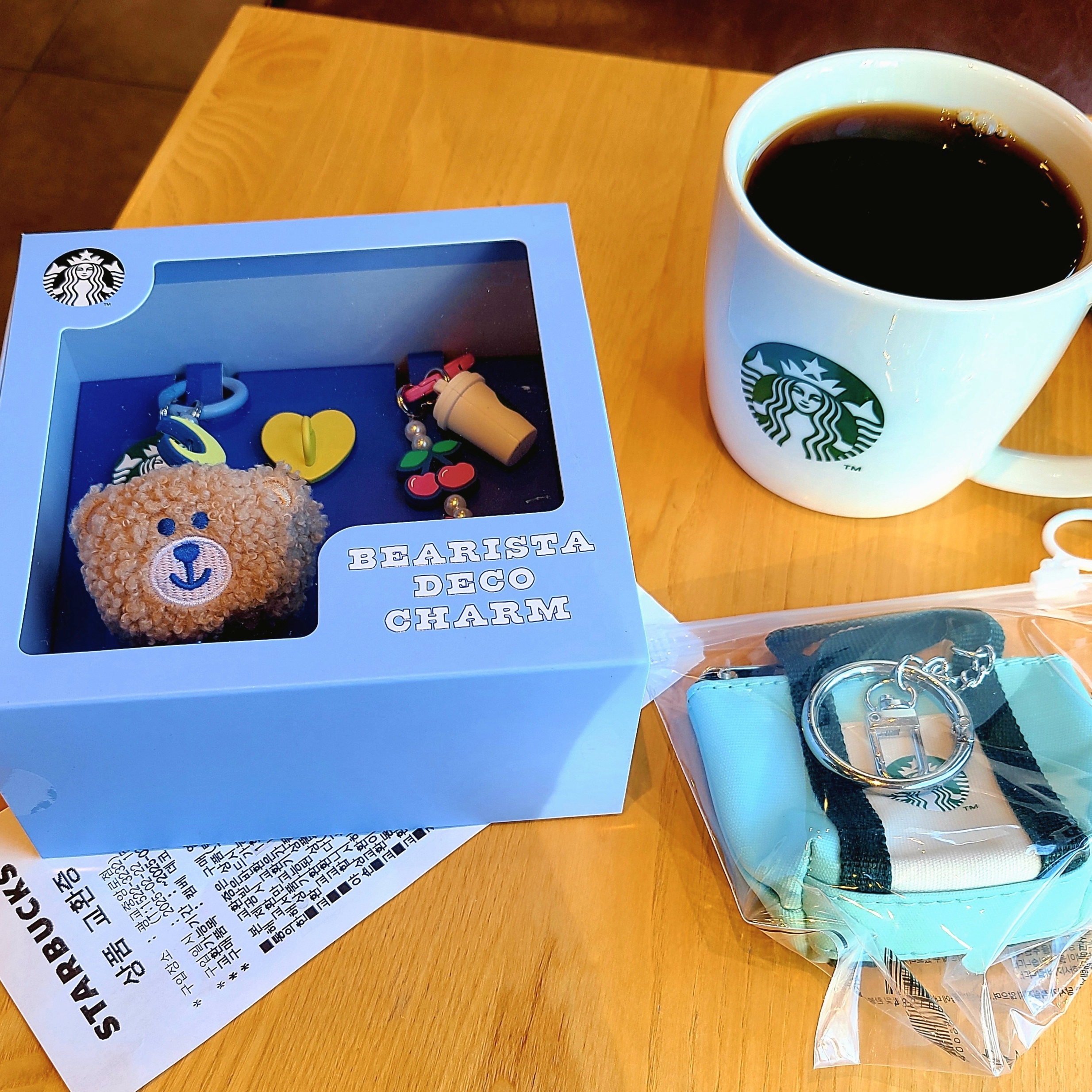 Starbucks Campus Beari Deco Charm, Starbucks Campus Bearista Keyring 착용 스타일 - 1