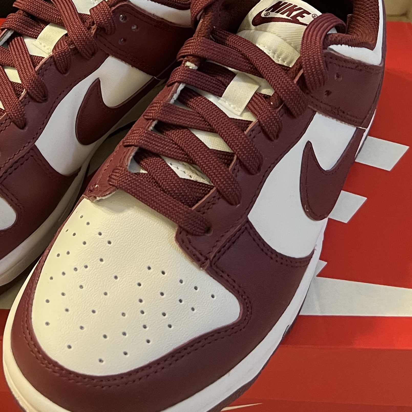 (W) Nike Dunk Low Bordeaux 착용 스타일