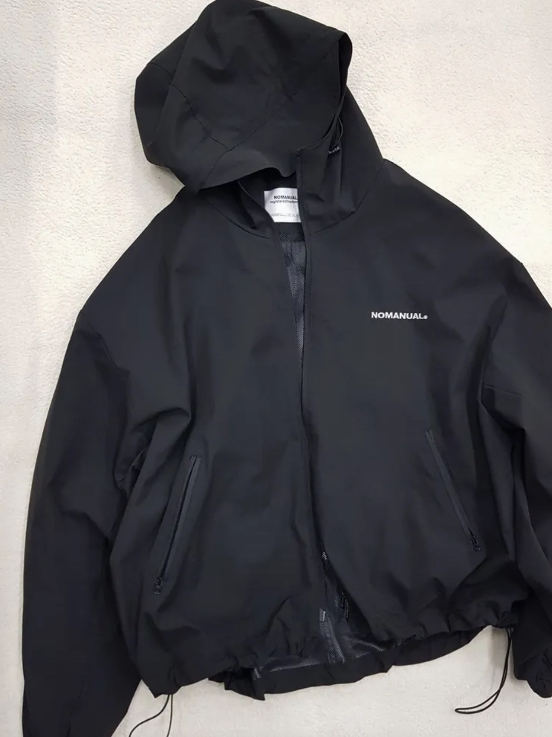 NOMANUAL Penon Wind Shell Black 착용 스타일