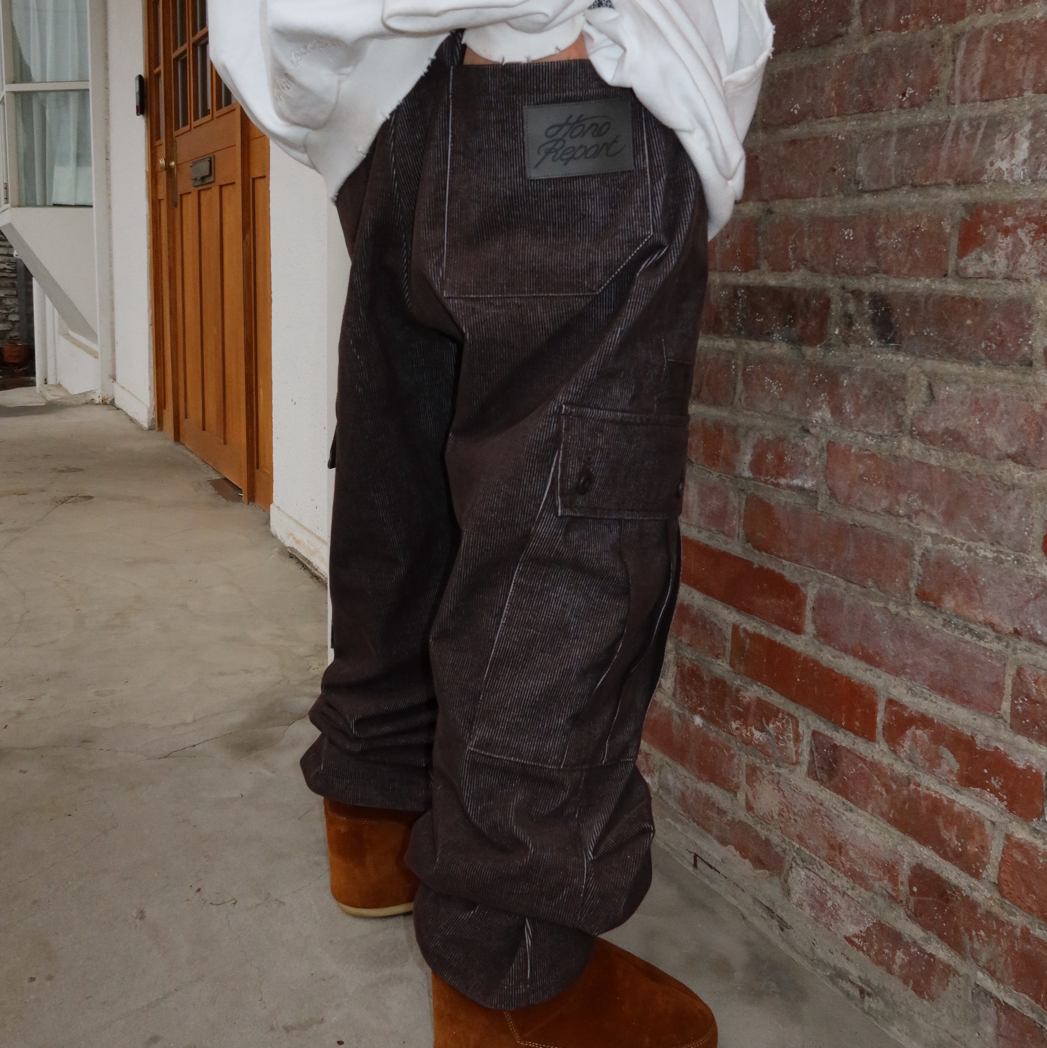 Hono Report Big Pocket Cargo Pants Brown, Project G/R x Atmos Etiquette Lesson Vintage Washed Hoodie White 착용 스타일 - 3