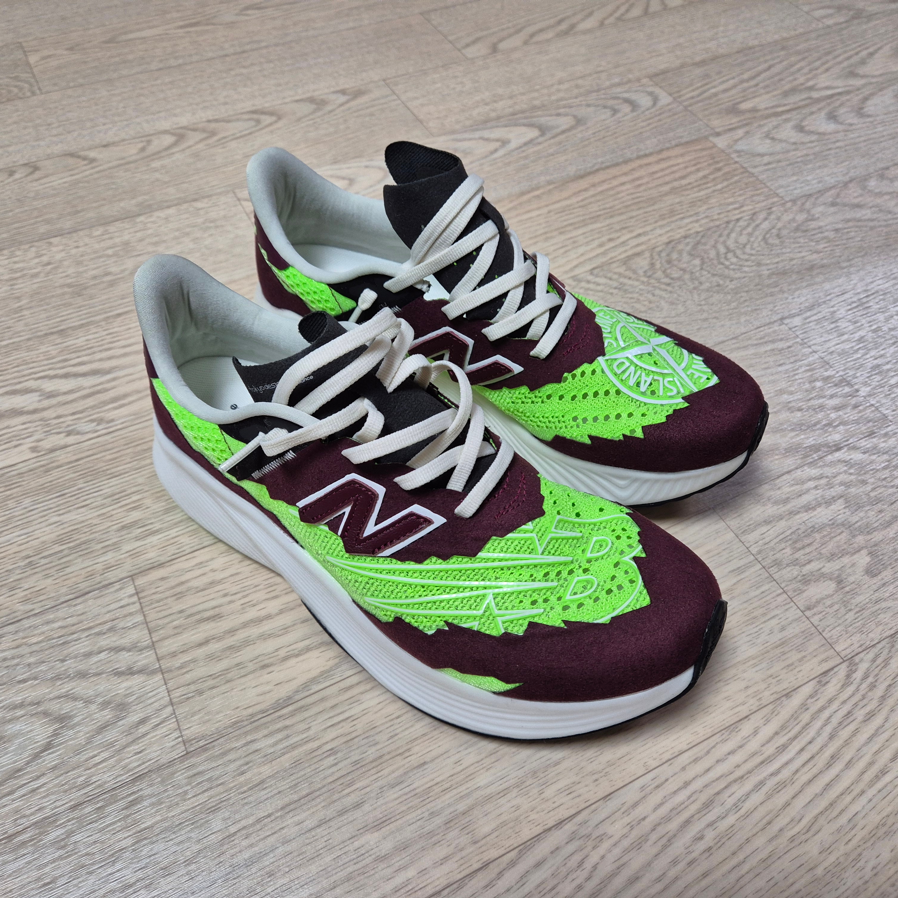 New Balance x Stone Island x Tokyo Design Studio FuelCell RC Elite v2 SI Green 착용 스타일
