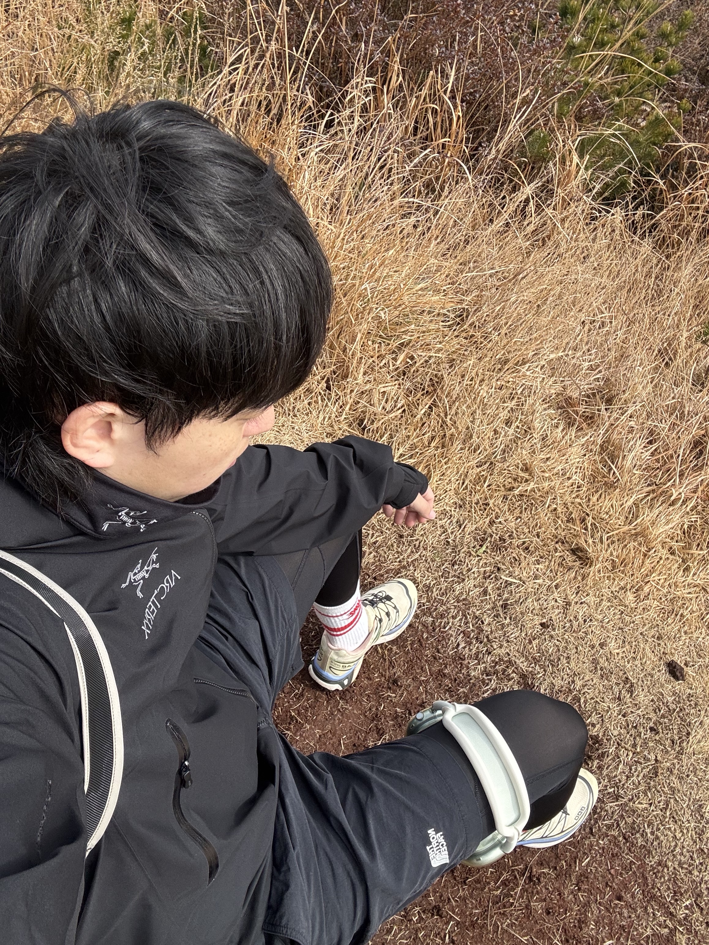 Arc'teryx Beta Jacket Black, Arc'teryx Rho Neck Gaiter Long Black 착용 스타일