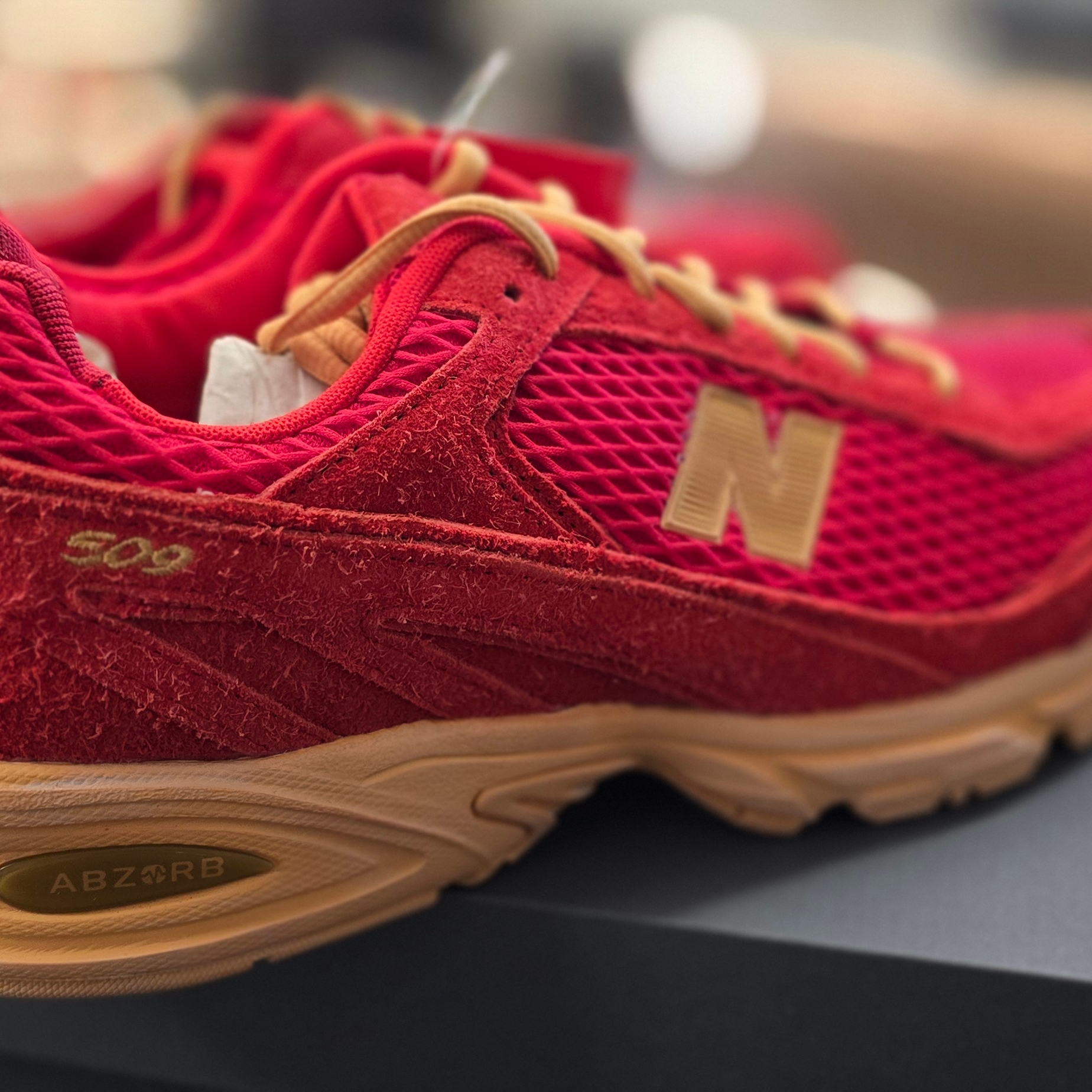 New Balance 509 Deep Red 착용 스타일 - 2