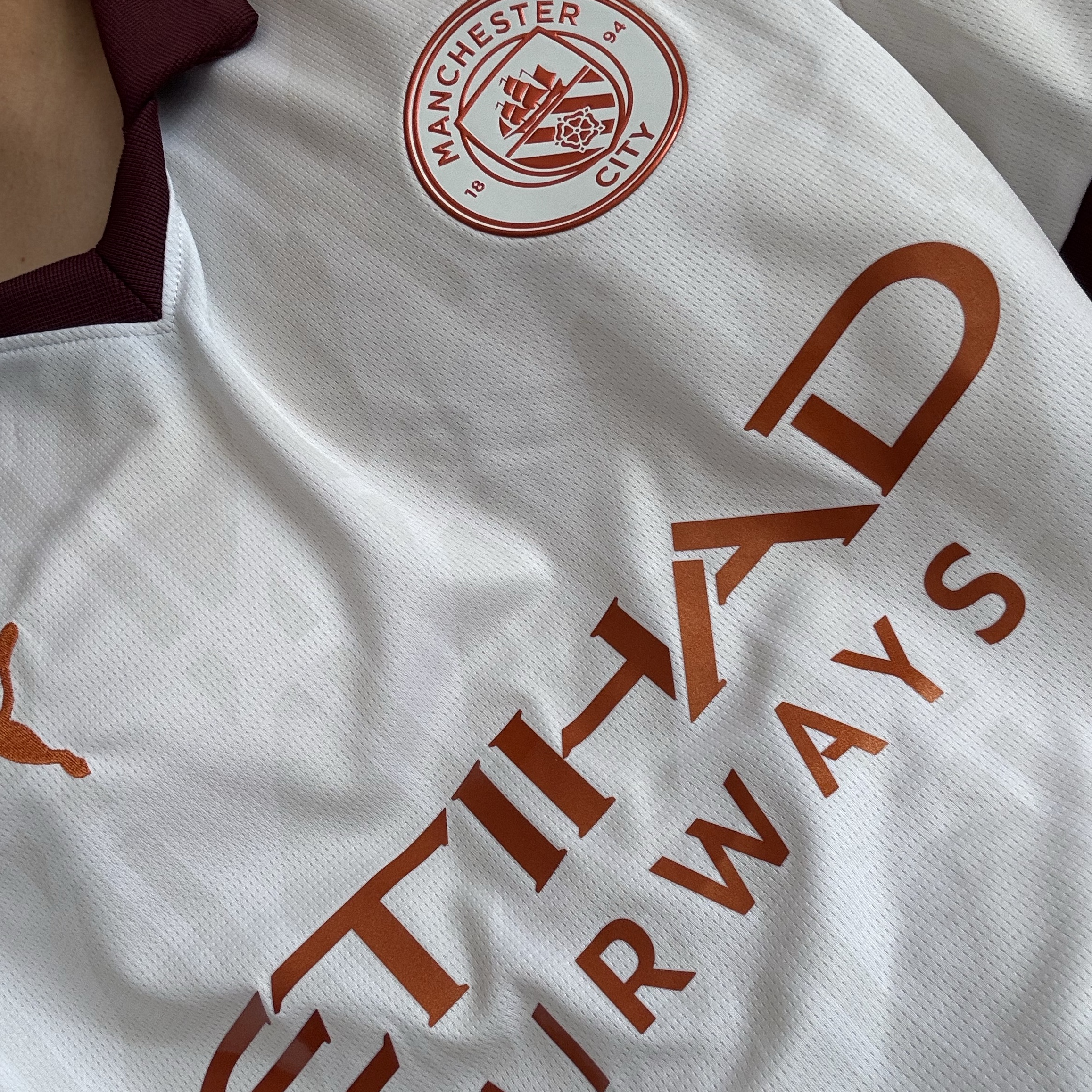 Puma Manchester City 2023/24 Away Jersey White Aubergine (Non Marking Ver.) 착용 스타일