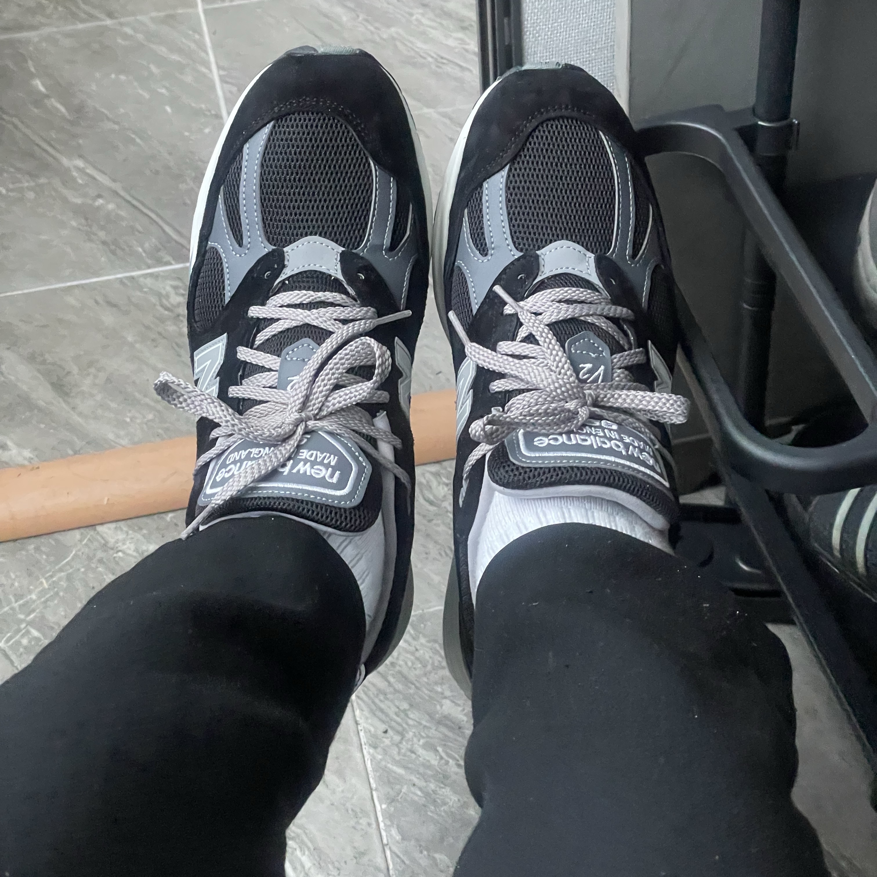 New Balance 991v2 Made in UK Black 착용 스타일