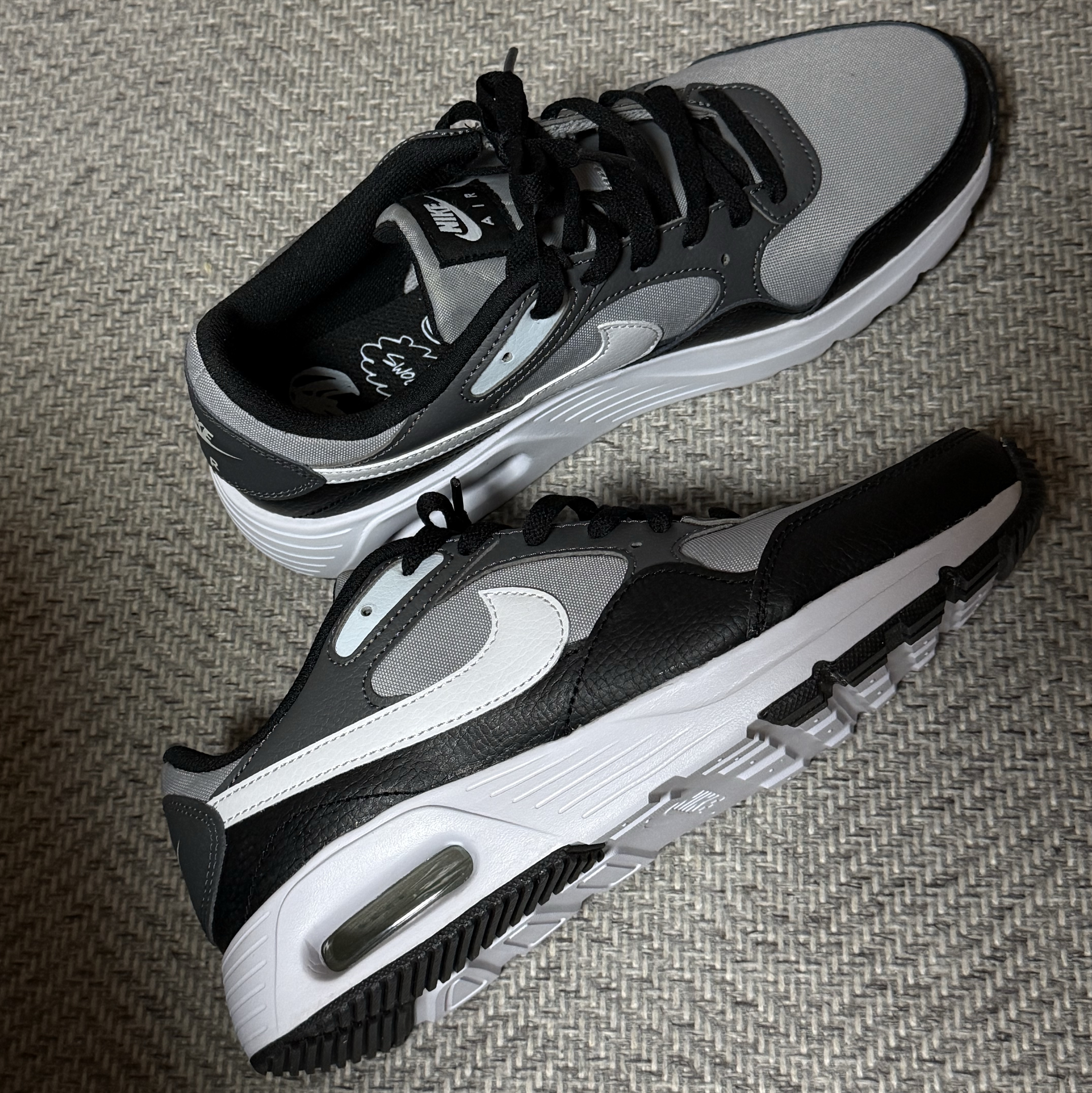 Nike Air Max SC Black Iron Grey 착용 스타일