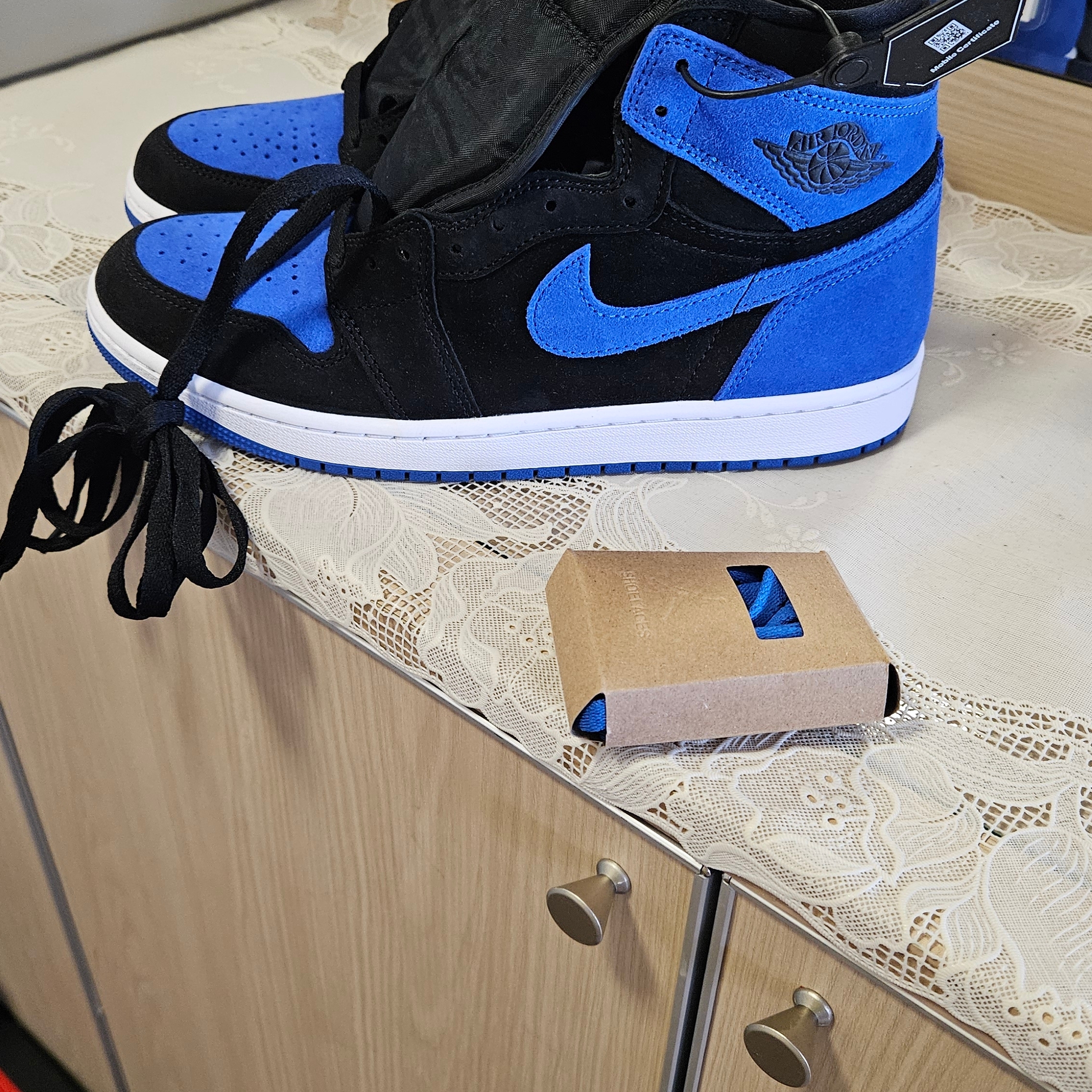 Jordan 1 Retro High OG Royal Reimagined 착용 스타일 - 2