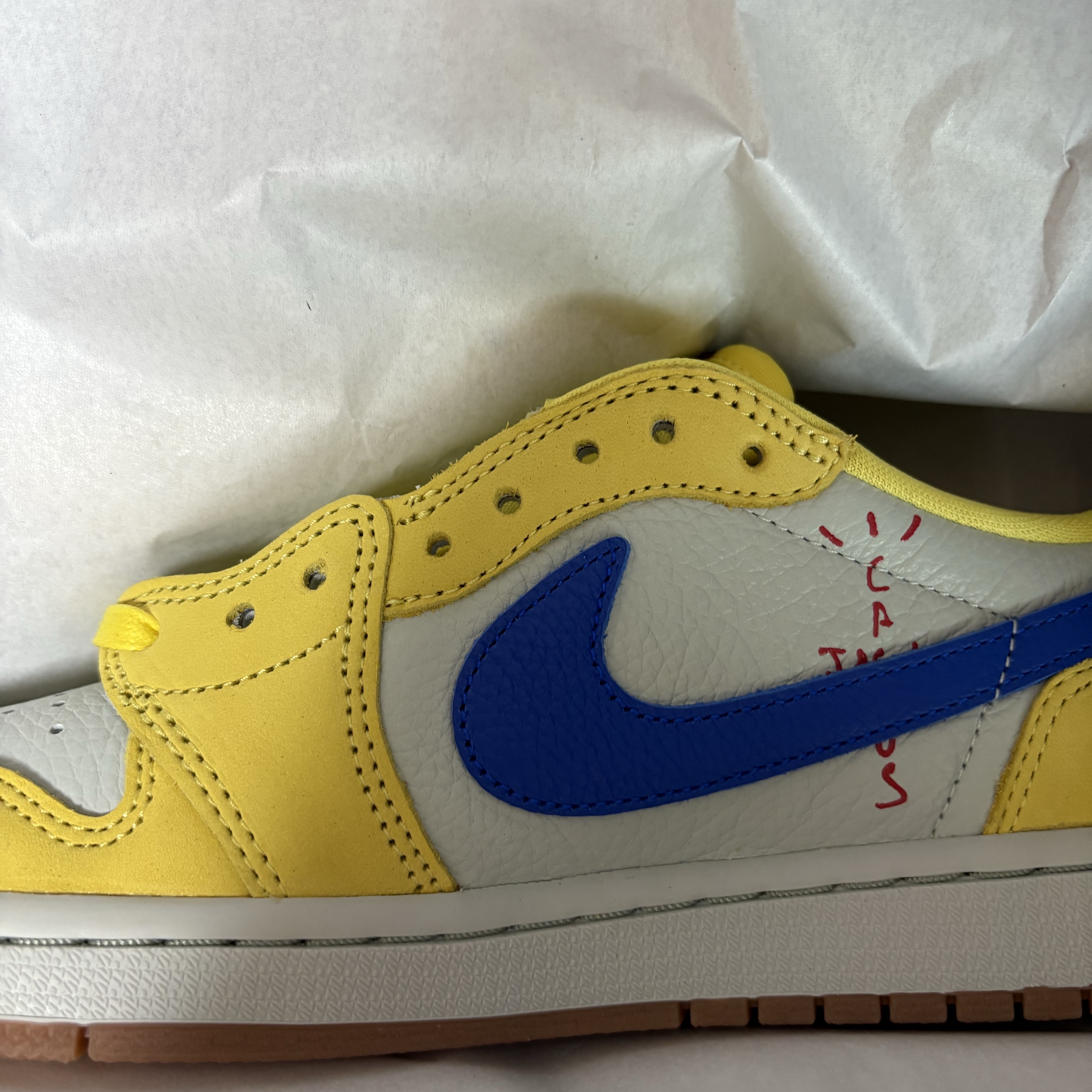 (W) Jordan 1 x Travis Scott Retro Low OG SP Canary 착용 스타일