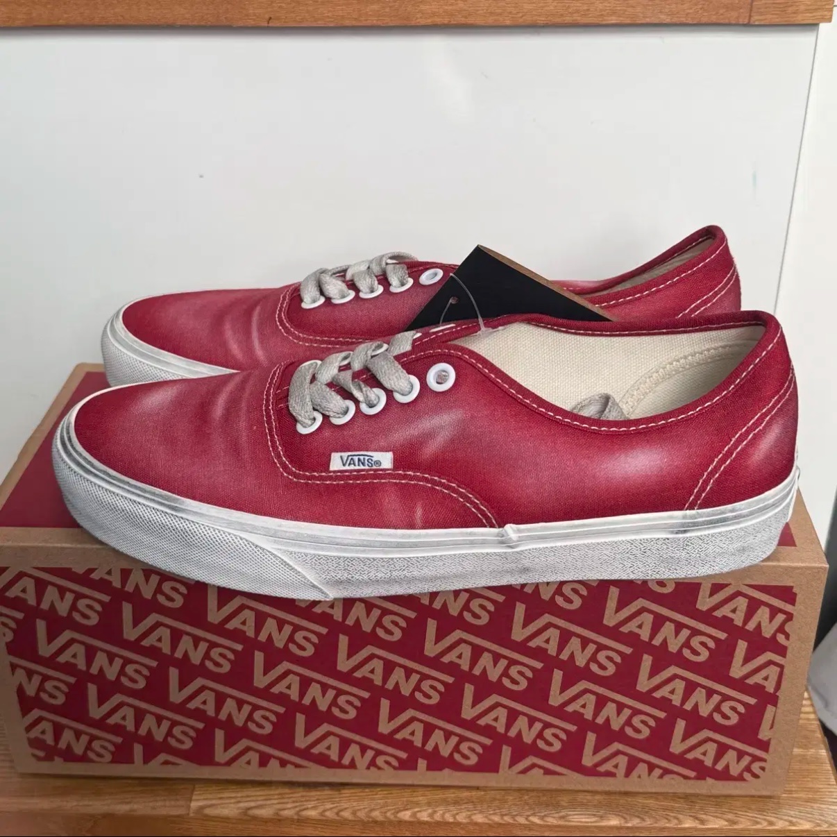 Vans Authentic Wave Washed Red 착용 스타일