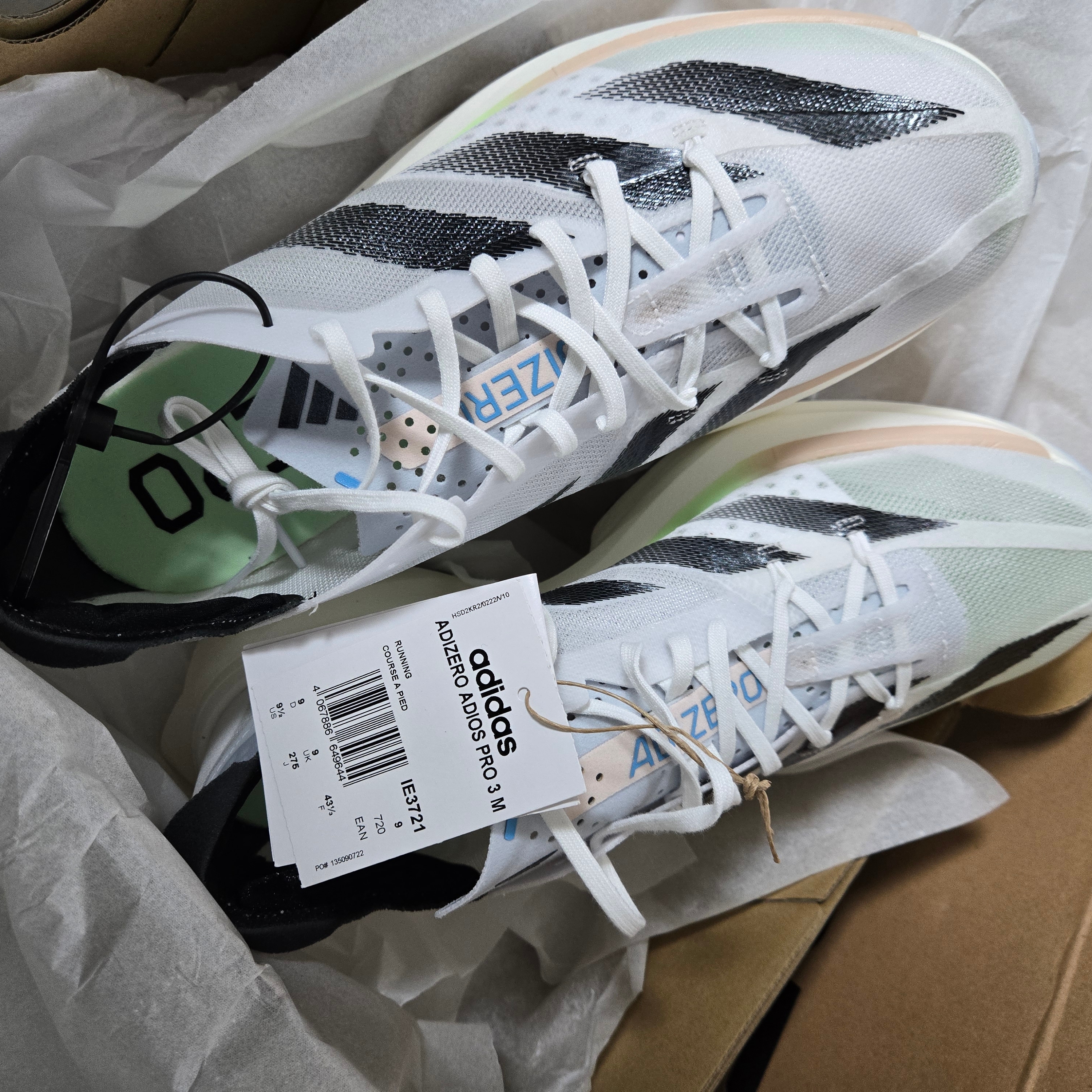 Adidas Adizero Adios Pro 3 Cloud White Core Black 착용 스타일
