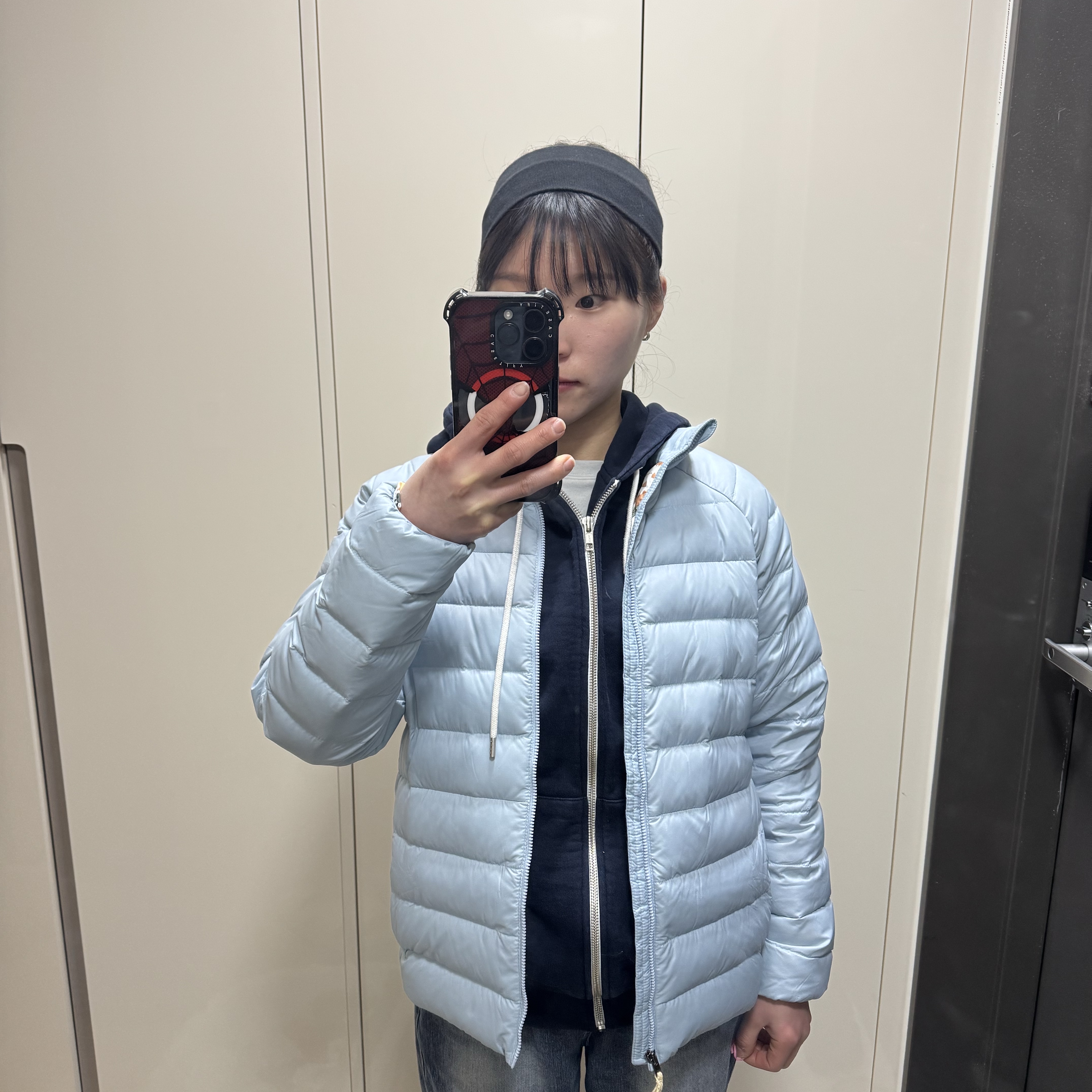 Patagonia Down Sweater New Navy, Maison Kitsune Tricolor Fox Patch Zip Hoodie Navy 착용 스타일 - 1