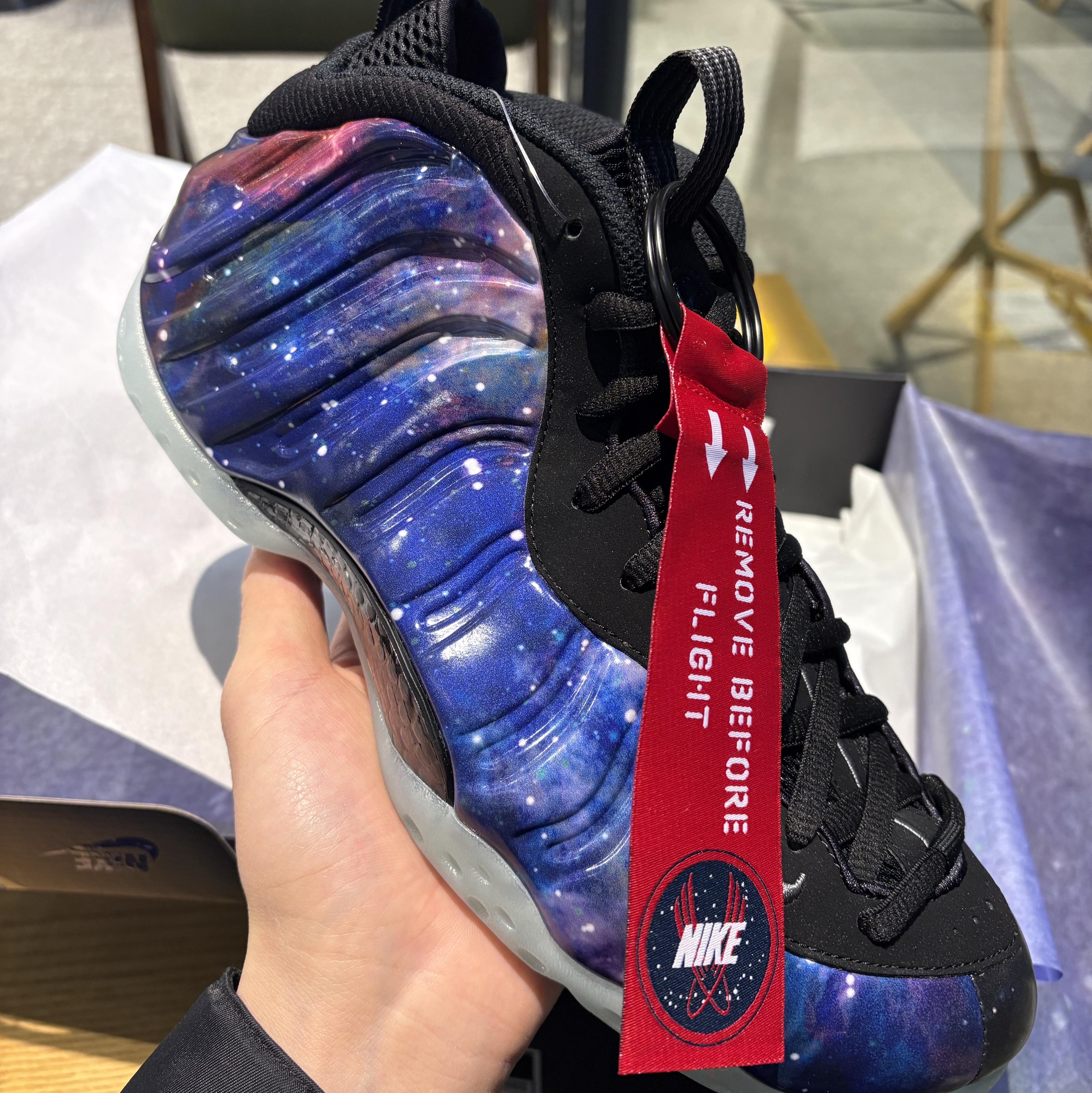 Nike Air Foamposite One Galaxy 착용 스타일