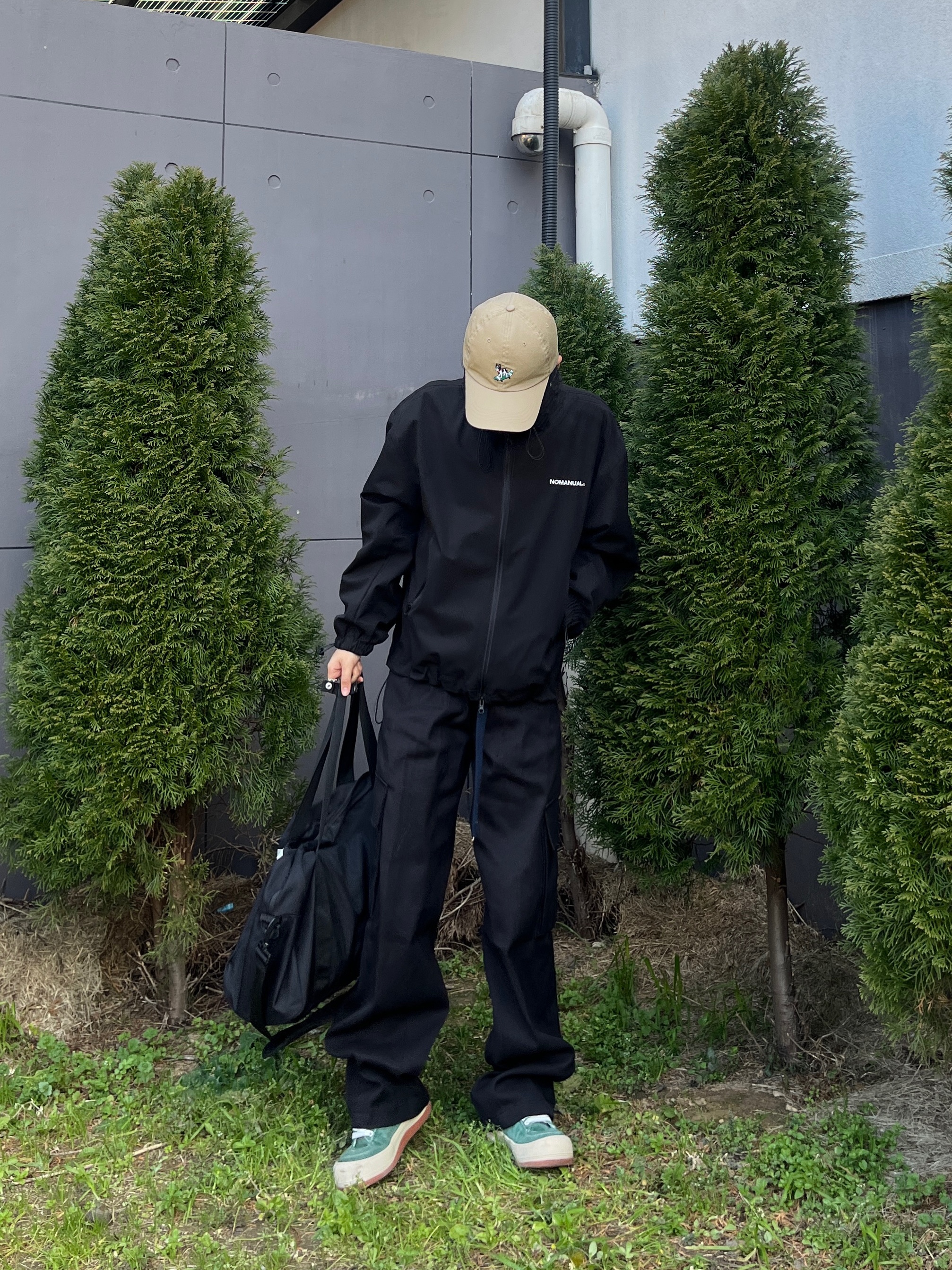 NOMANUAL Penon Wind Shell Black 착용 스타일 - 7