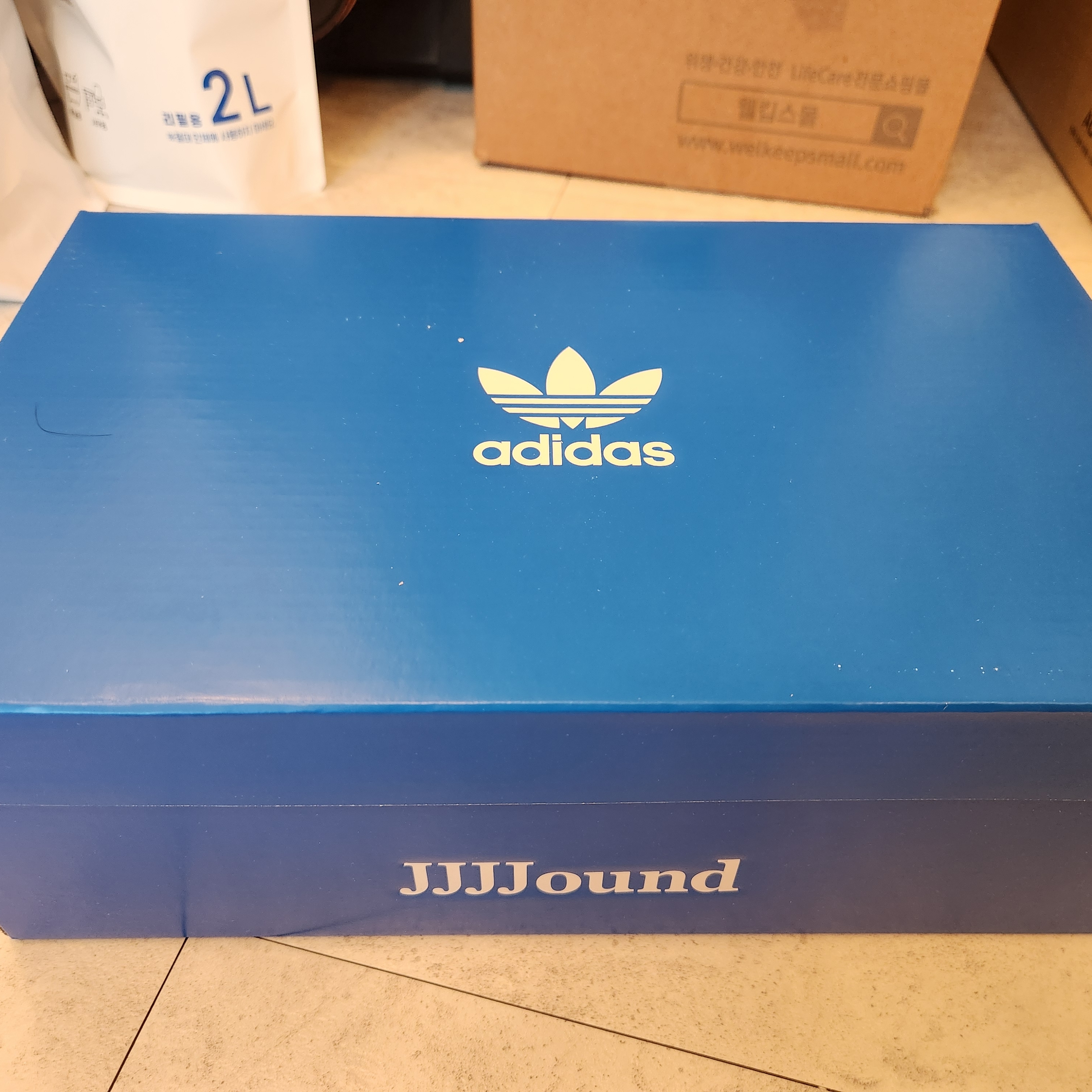 Adidas x JJJJound Superstar 82 Made in Germany Off White Core Black 착용 스타일 - 1